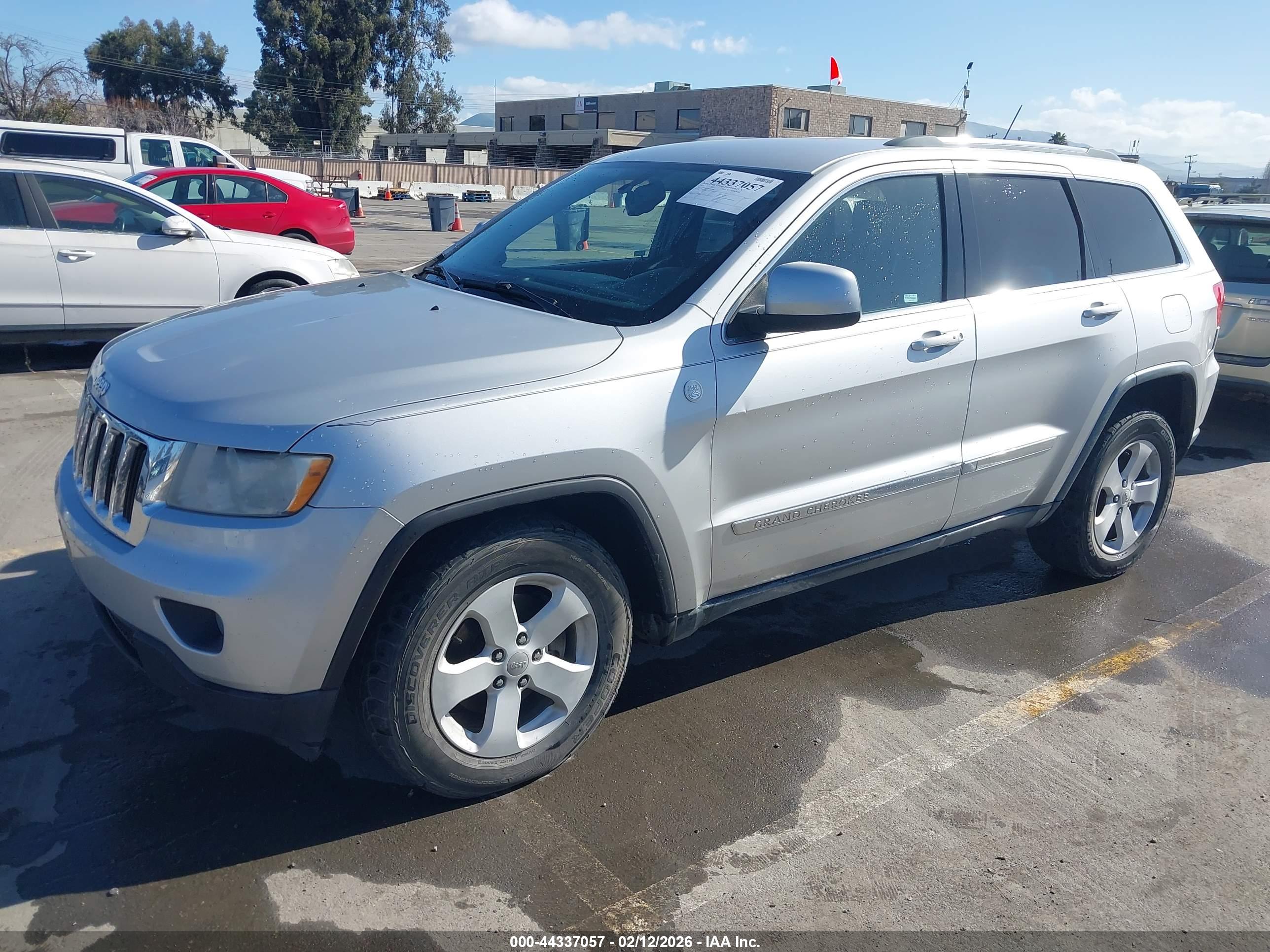JEEP GRAND image 2
