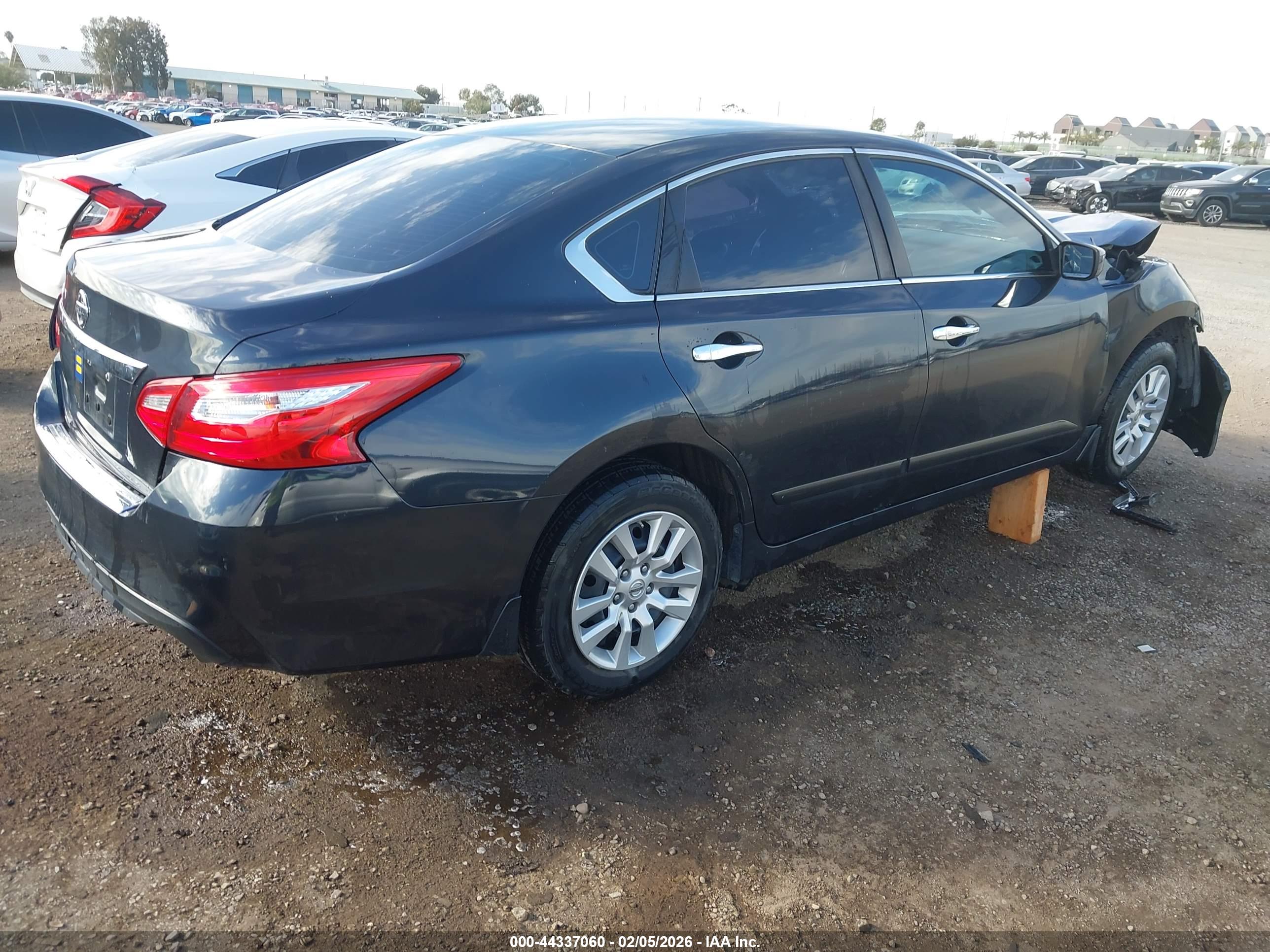 NISSAN ALTIMA image 4