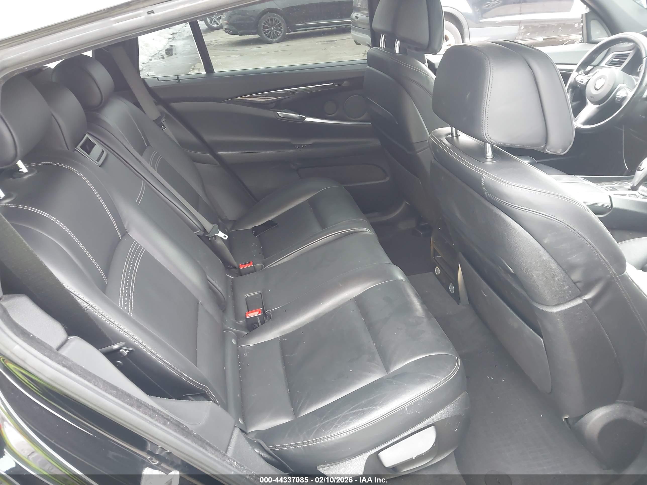 BMW 535I image 8