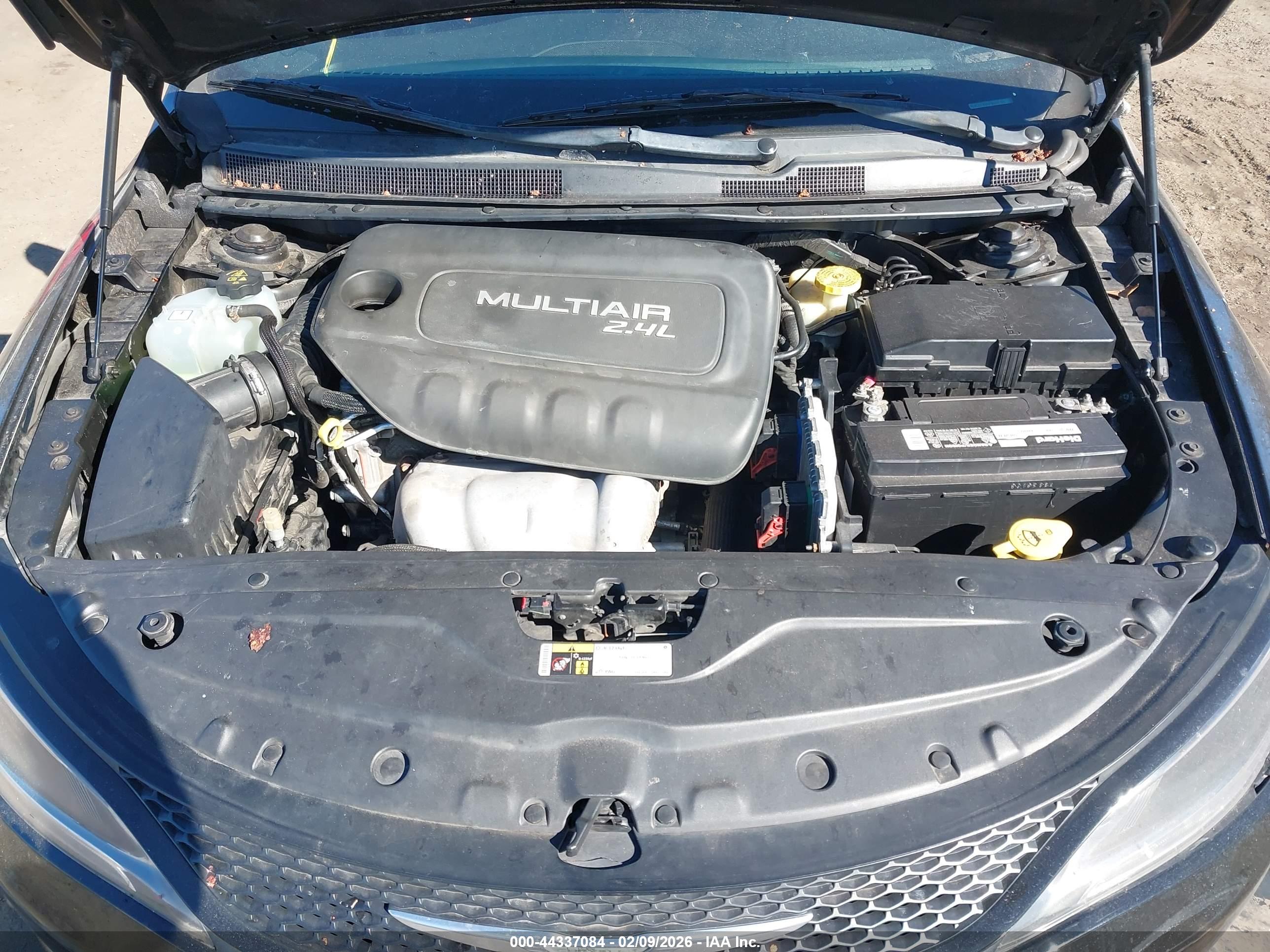 CHRYSLER 200 image 10