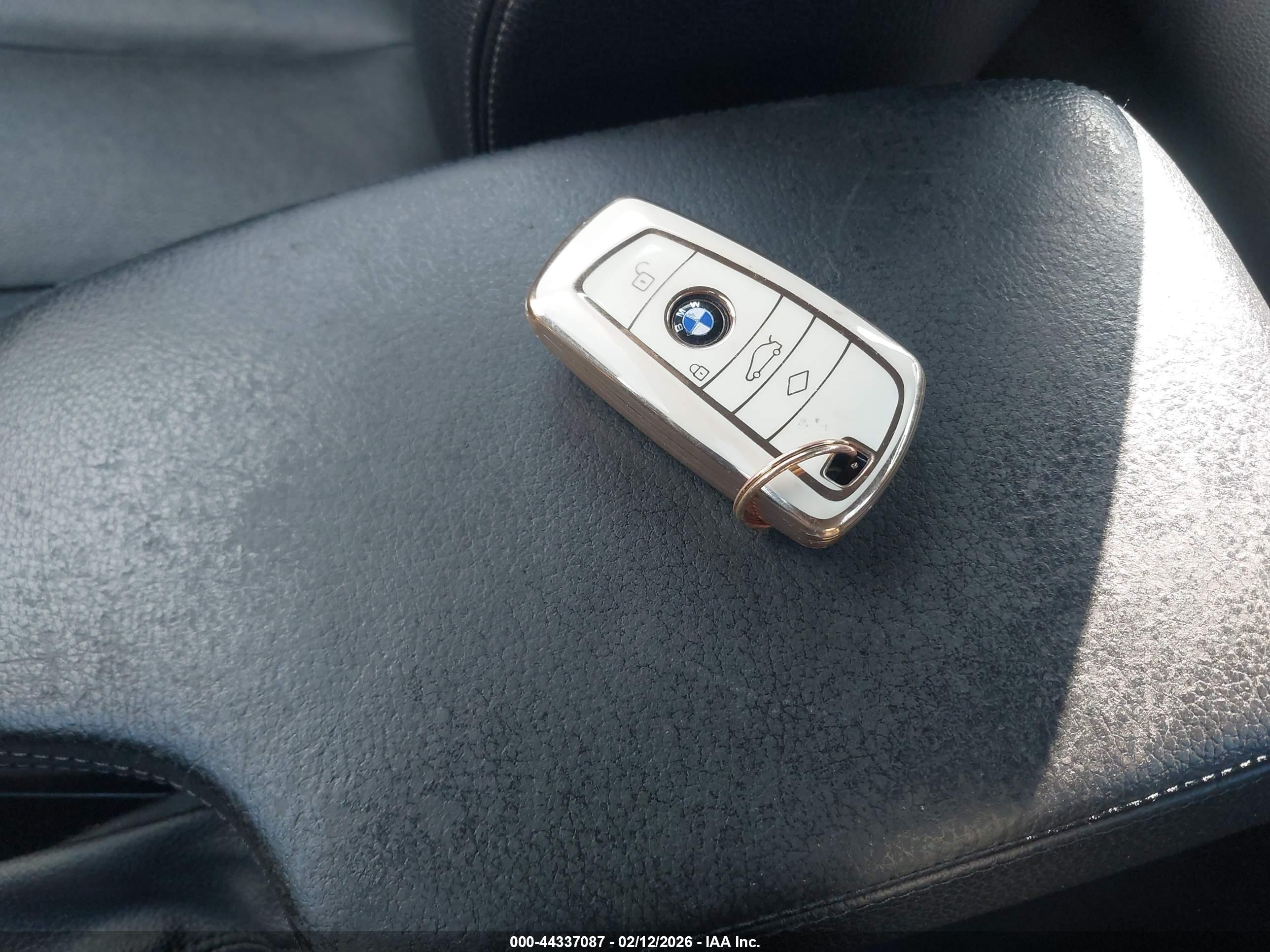 BMW 328I image 11