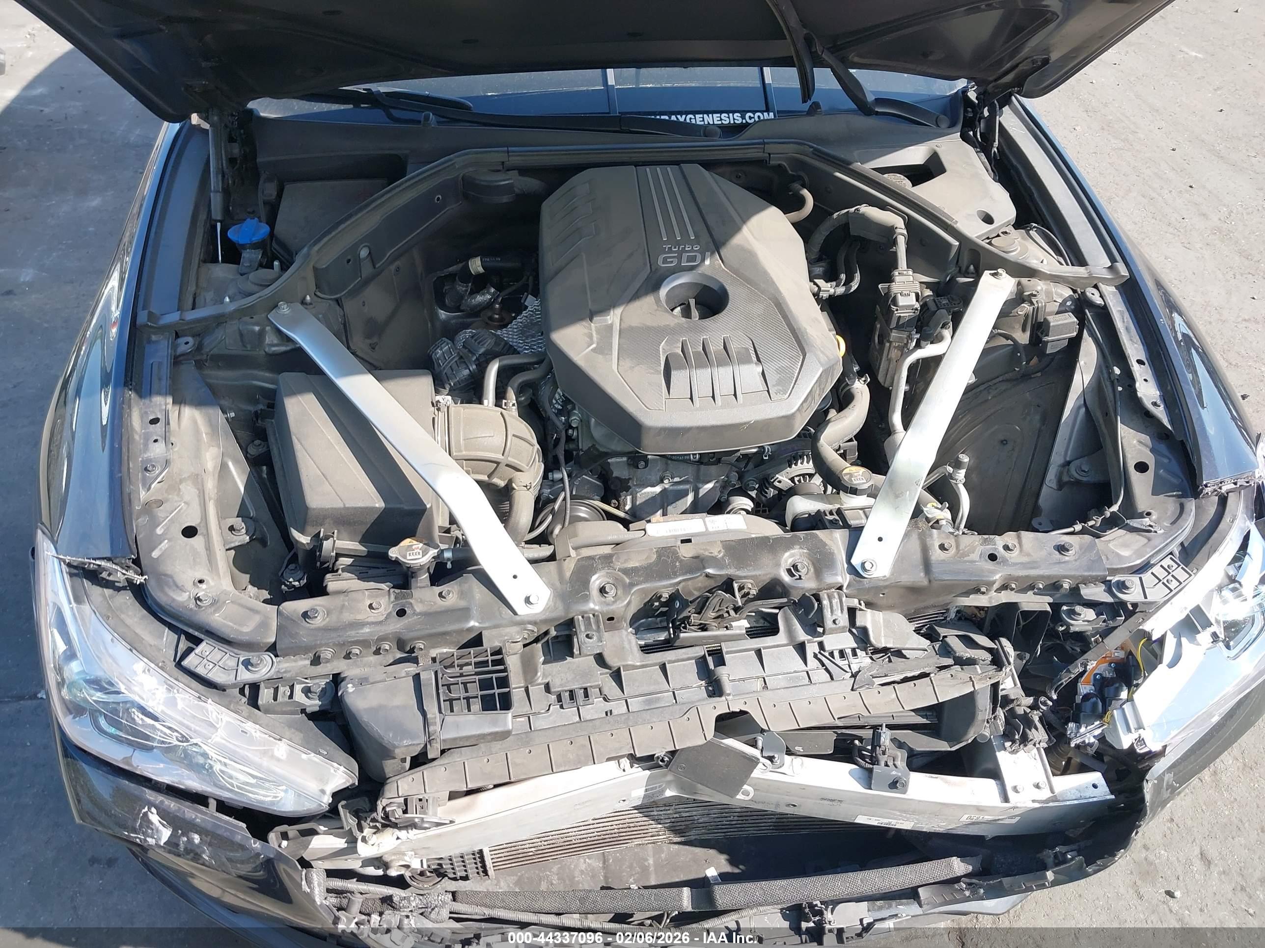 GENESIS G70 image 10