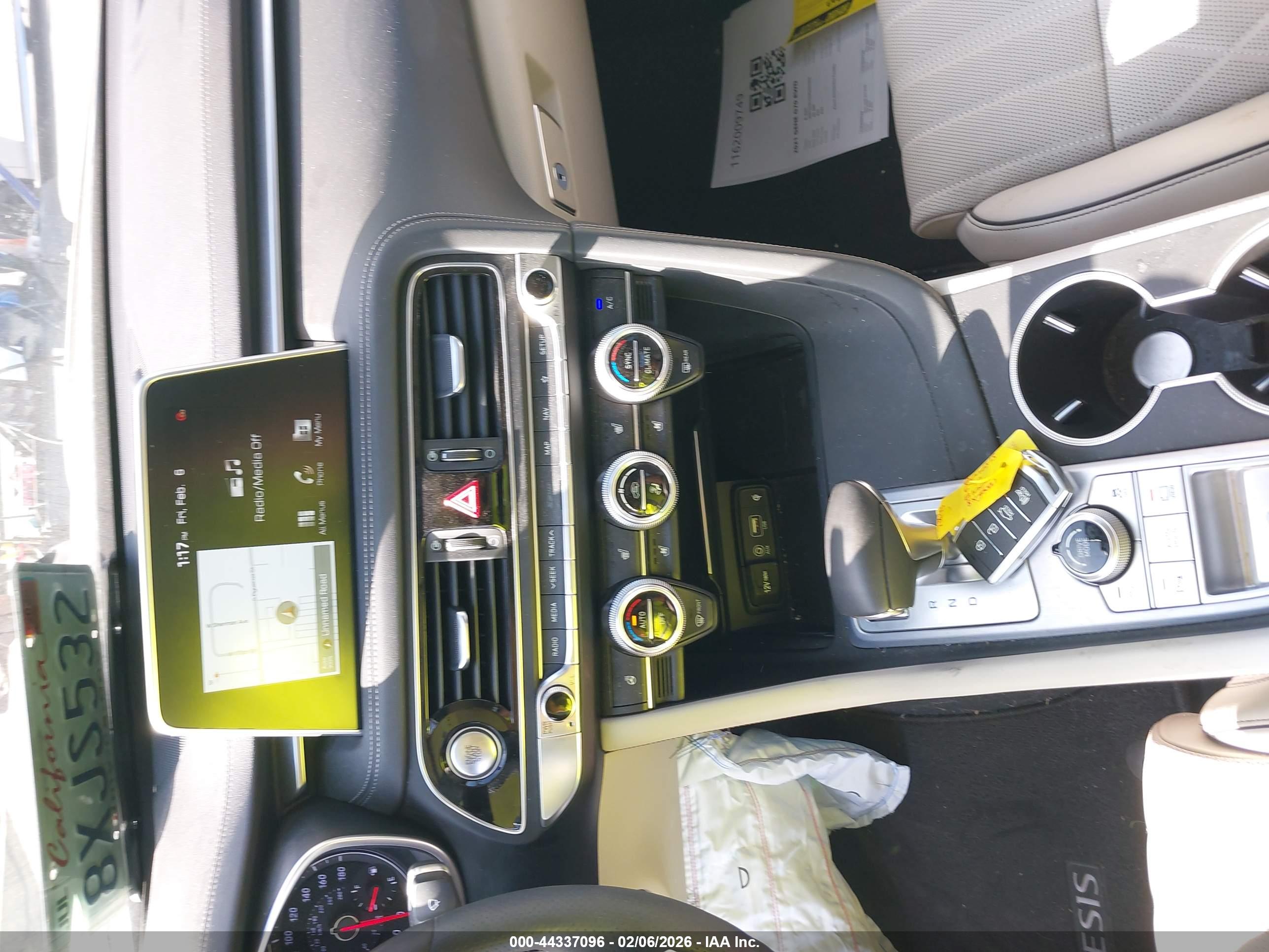 GENESIS G70 image 11
