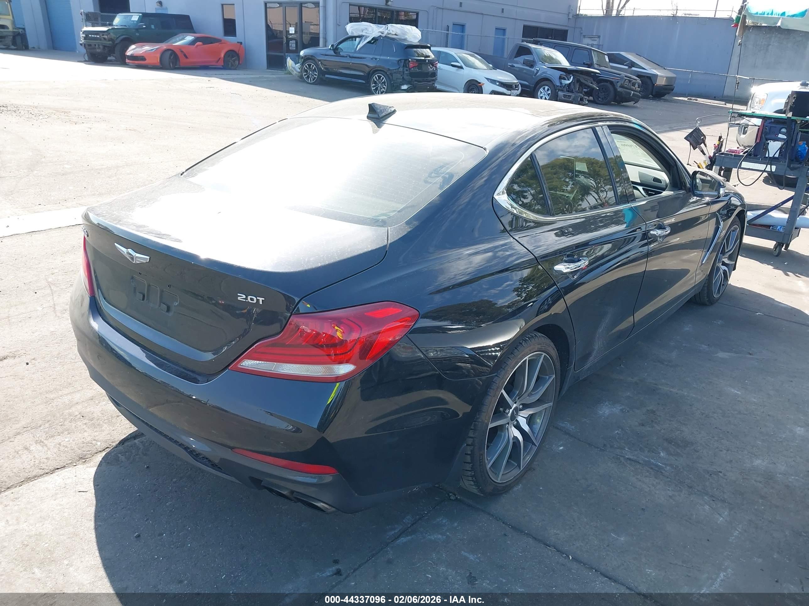 GENESIS G70 image 4