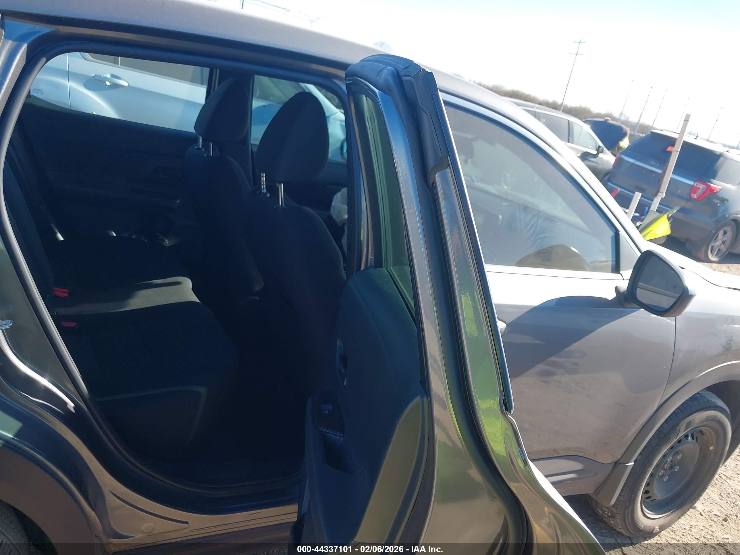 NISSAN KICKS image 8