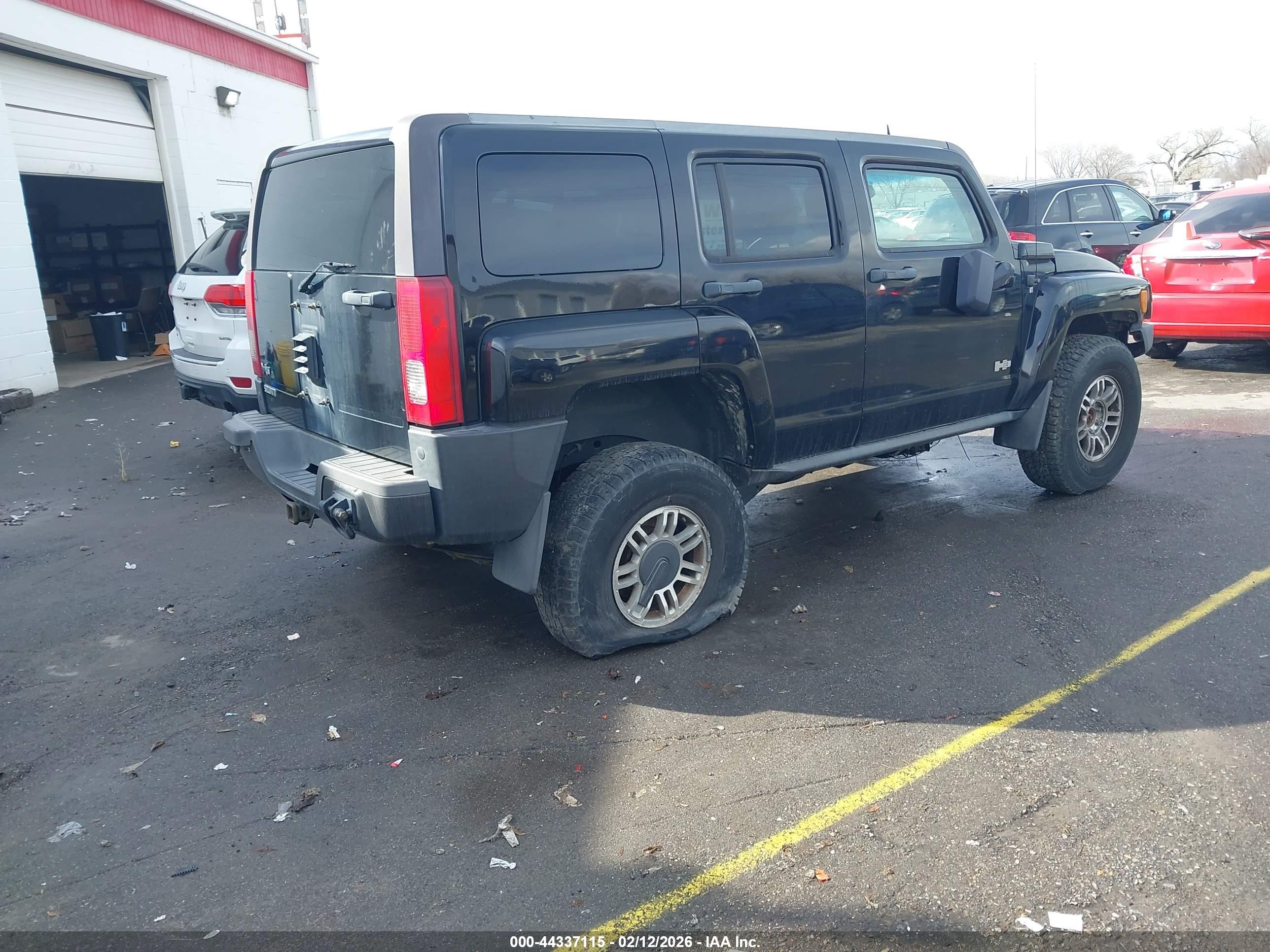 HUMMER H3 image 4