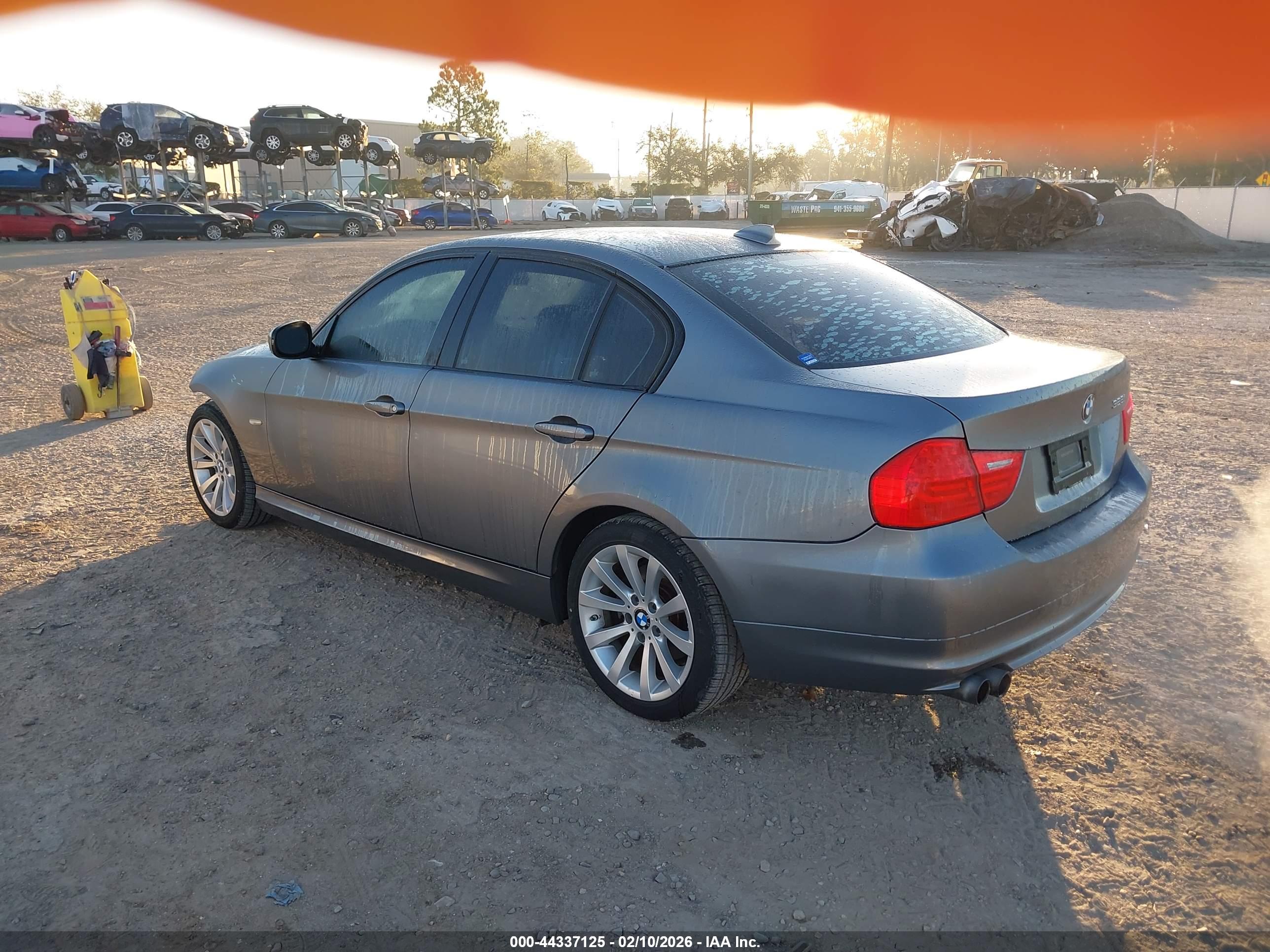 BMW 328I image 3
