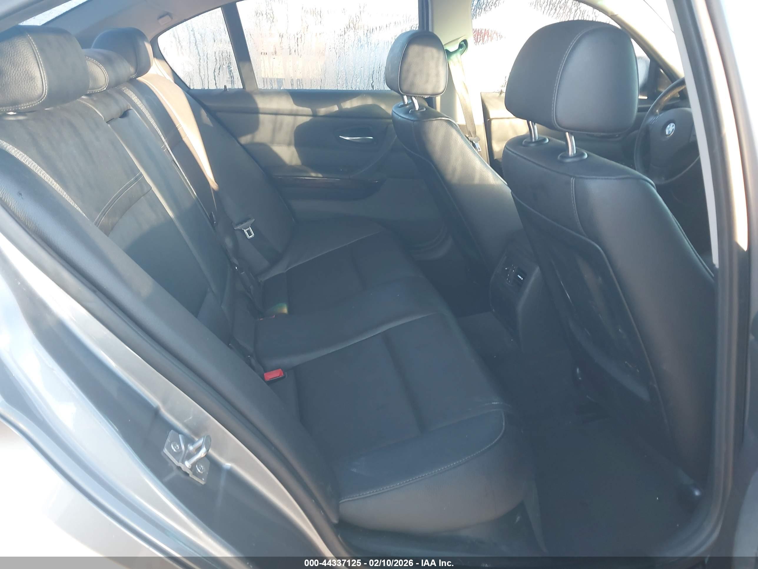 BMW 328I image 8
