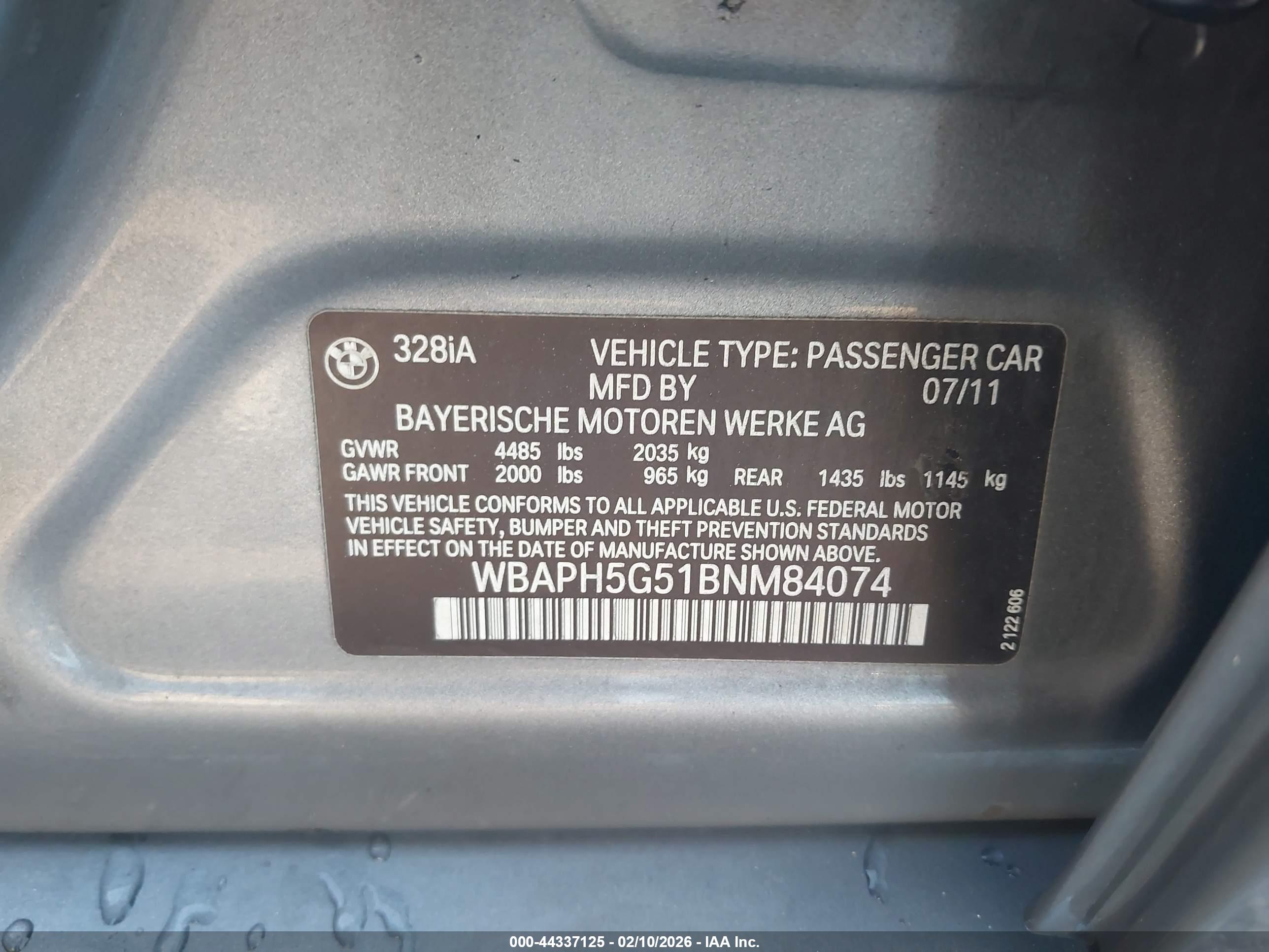 BMW 328I image 9
