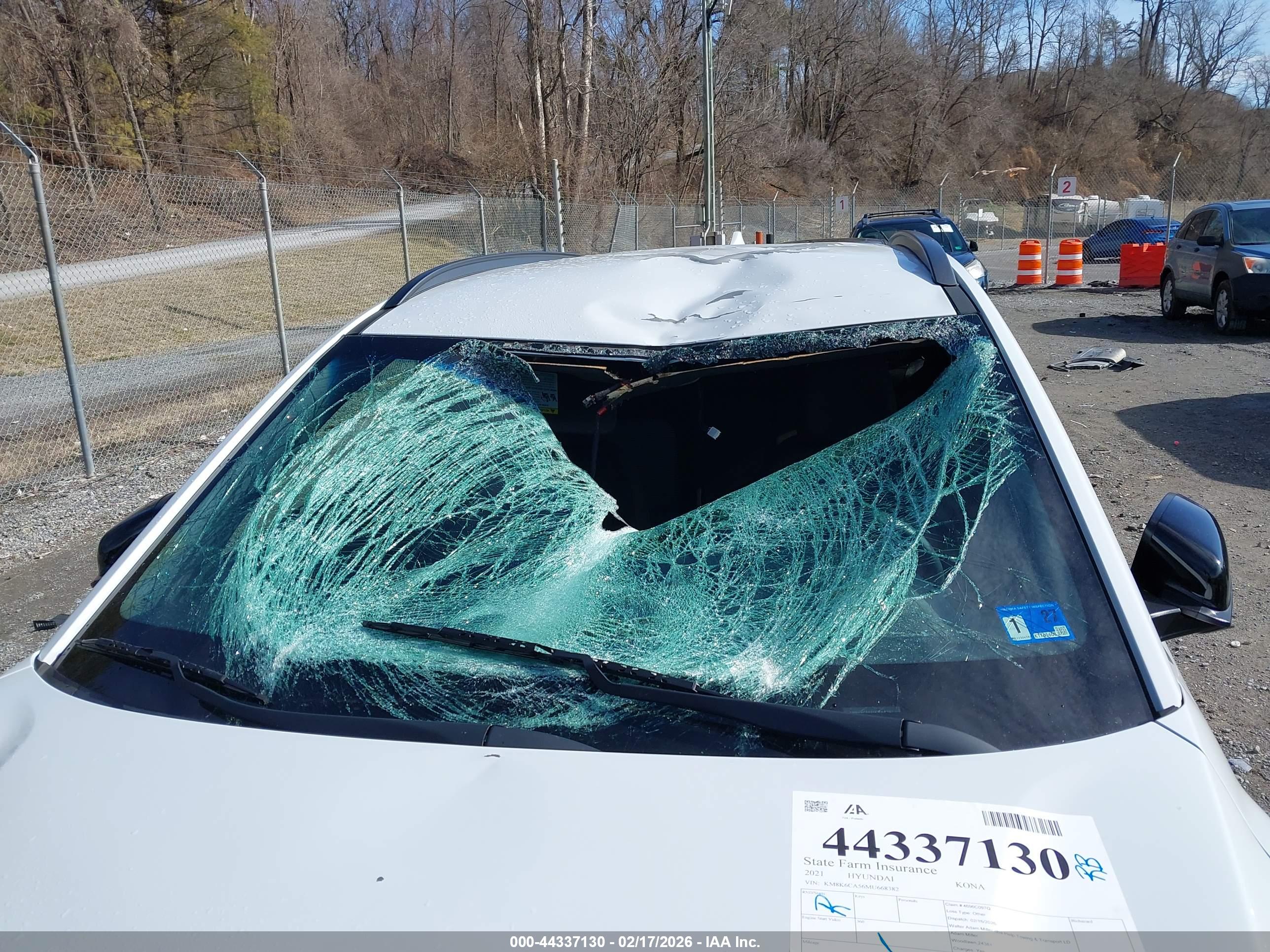 HYUNDAI KONA image 6