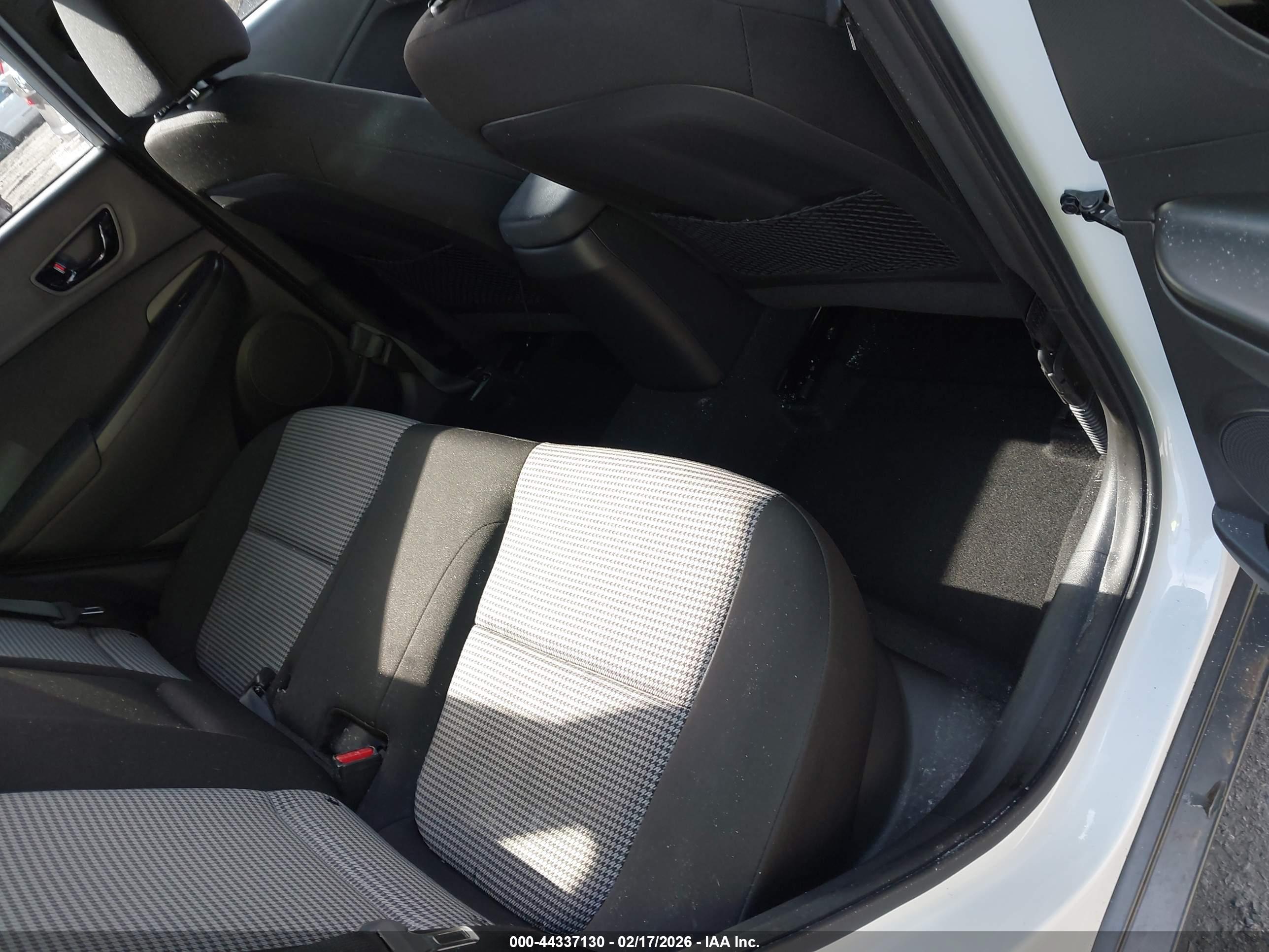 HYUNDAI KONA image 8