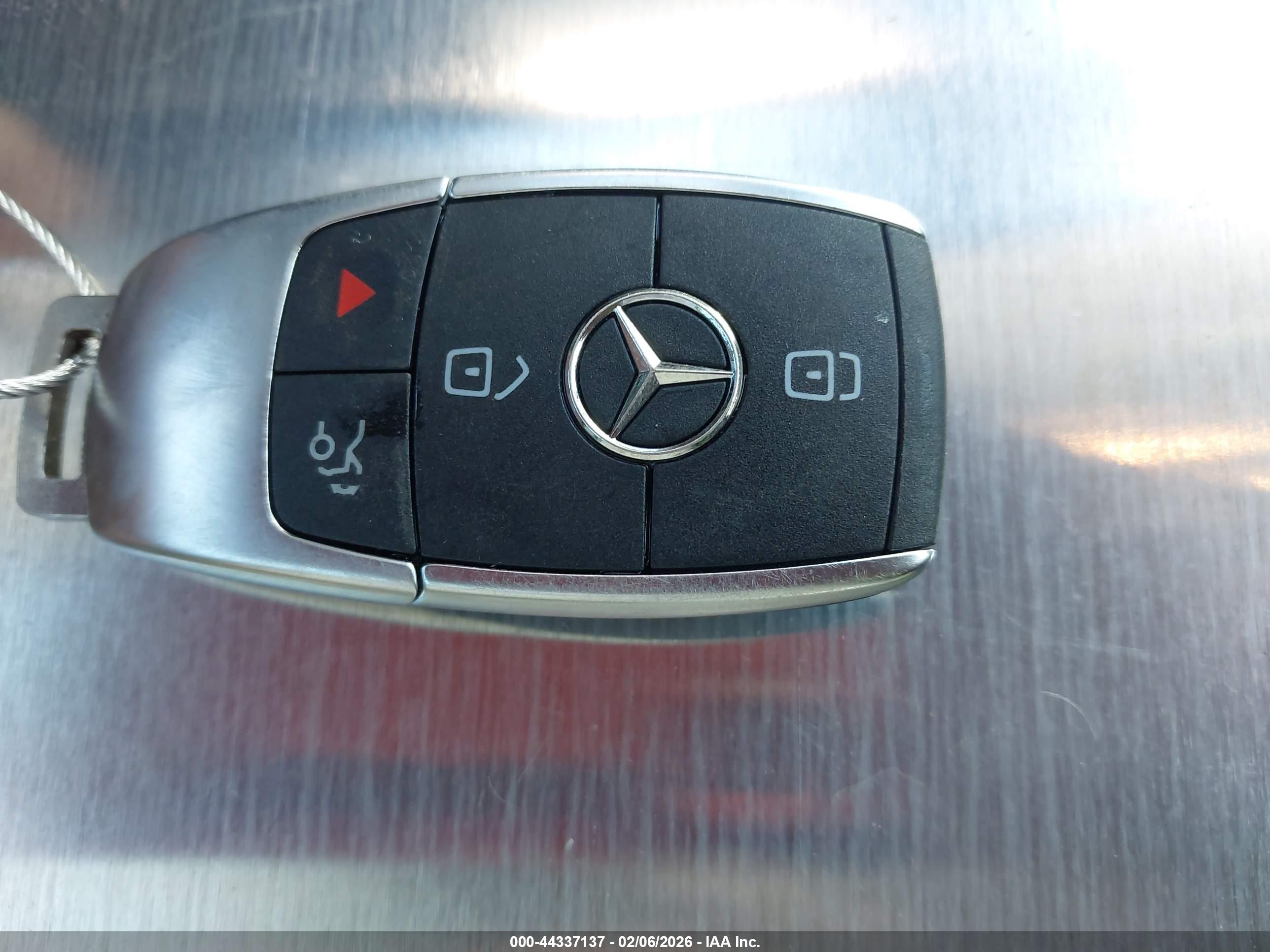 MERCEDES-BENZ GLE image 11