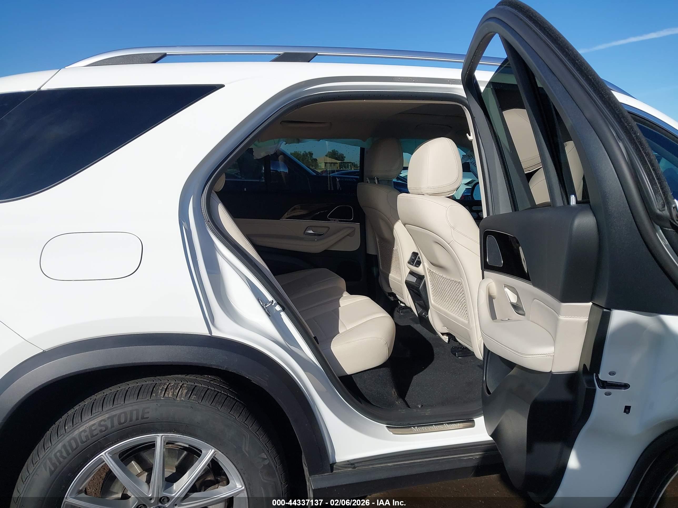 MERCEDES-BENZ GLE image 8
