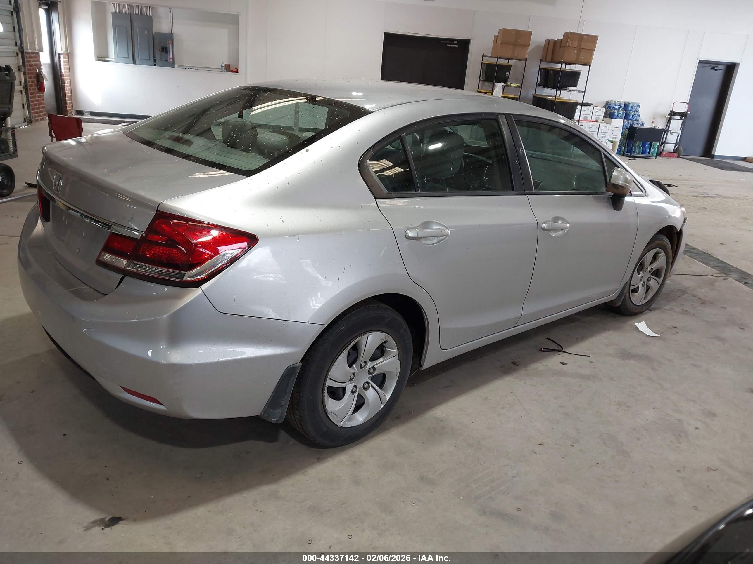 HONDA CIVIC image 4
