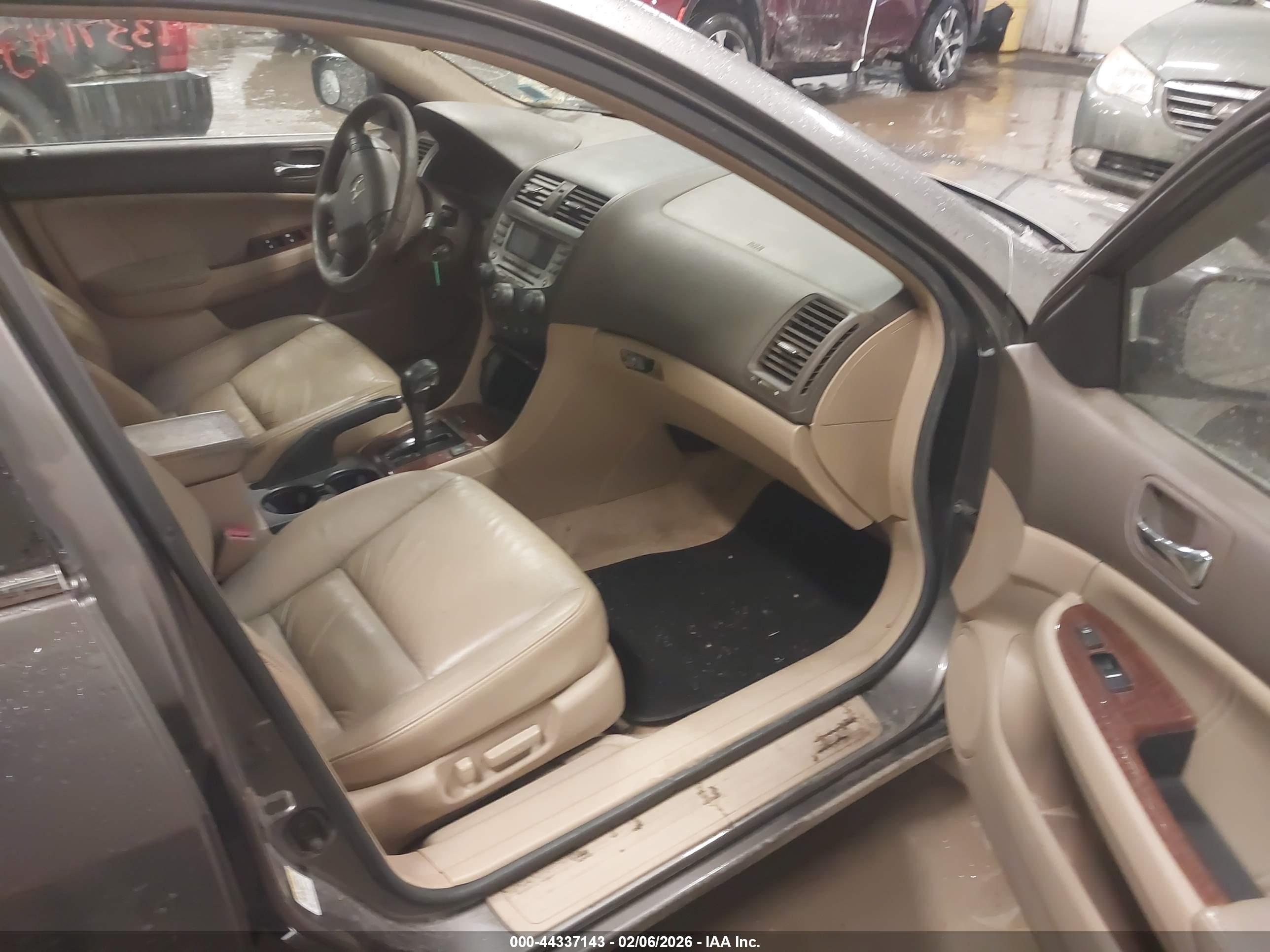 HONDA ACCORD image 5