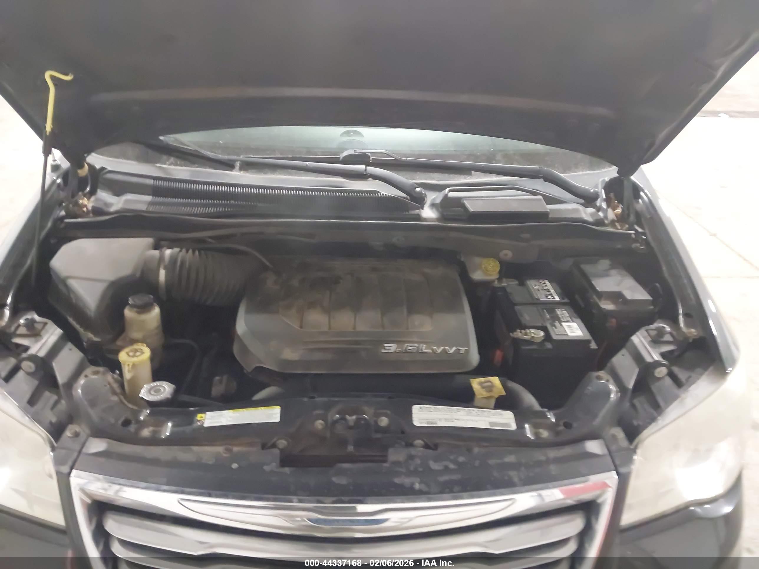 CHRYSLER TOWN image 10