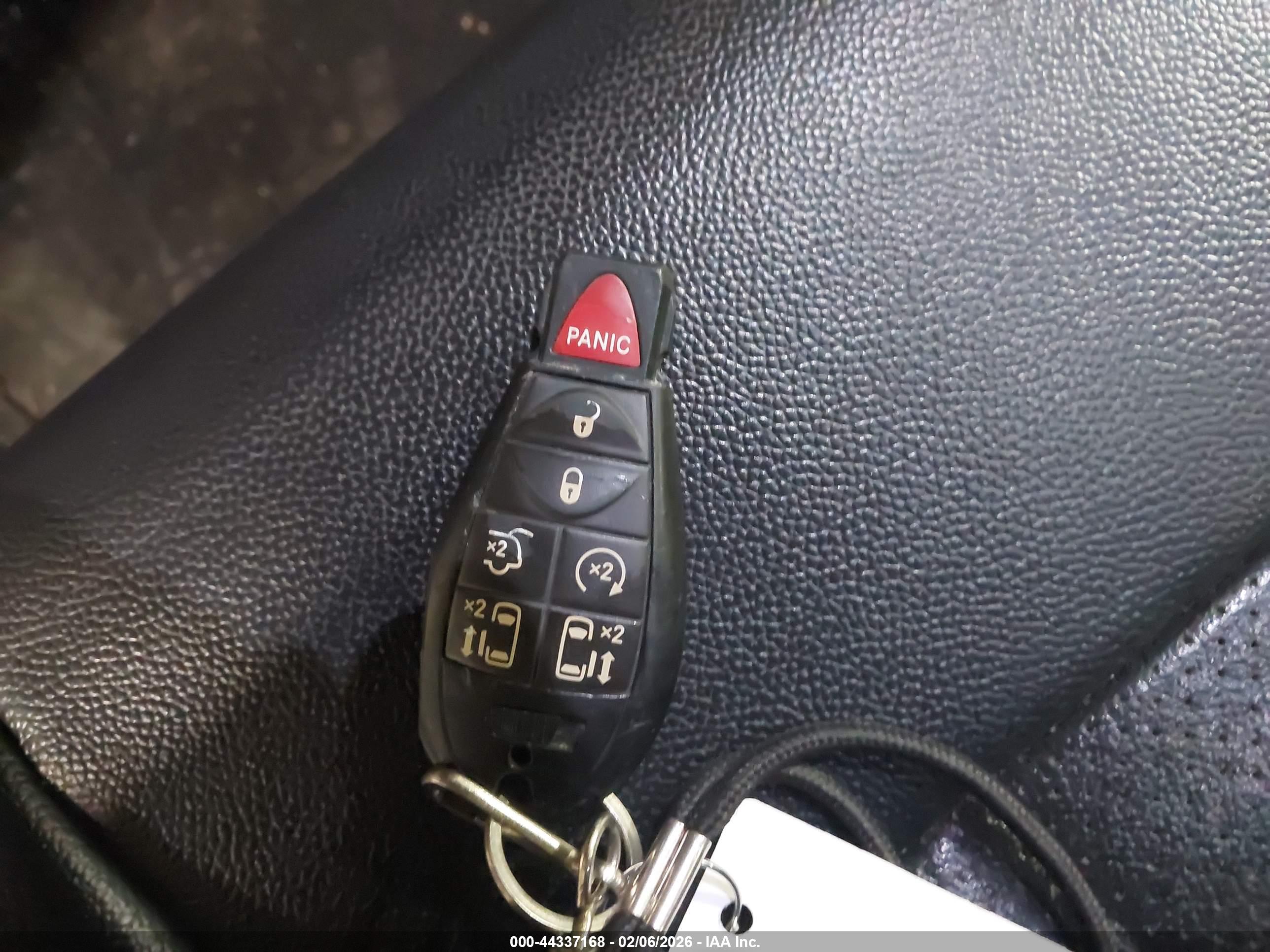 CHRYSLER TOWN image 11