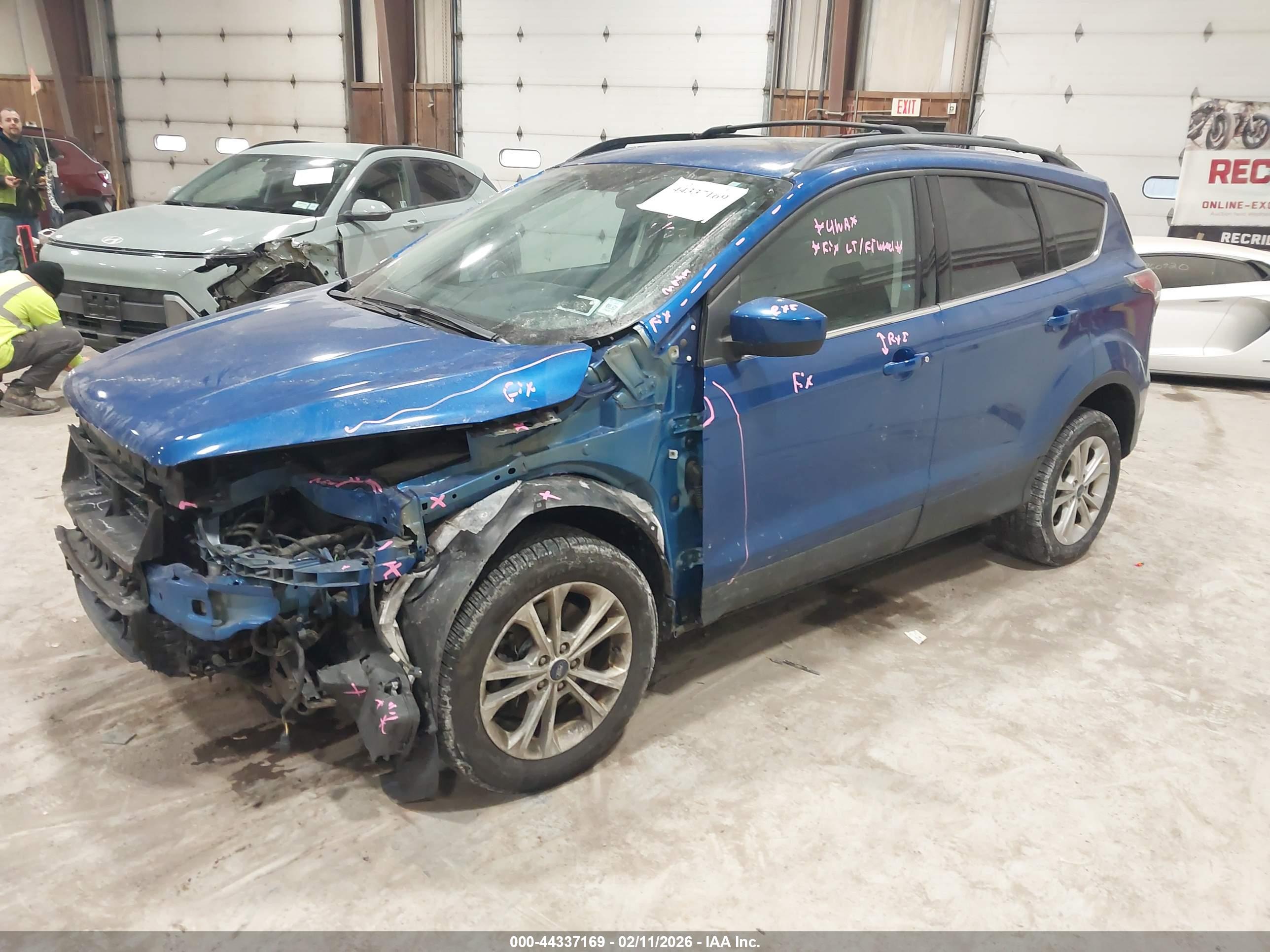 FORD ESCAPE image 2