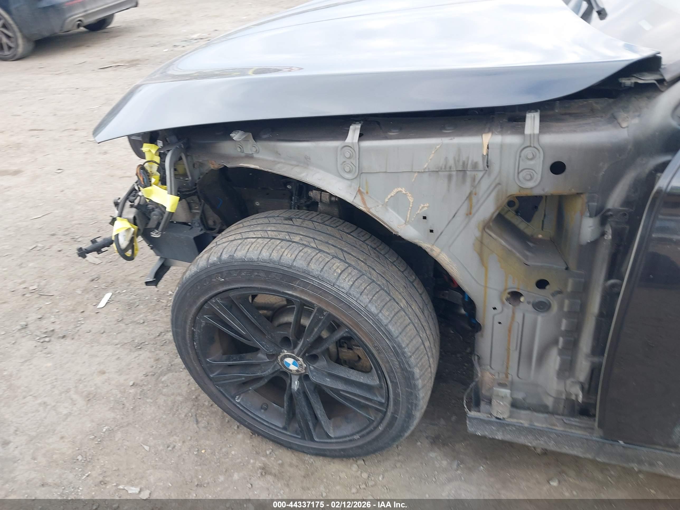 BMW 528I image 6