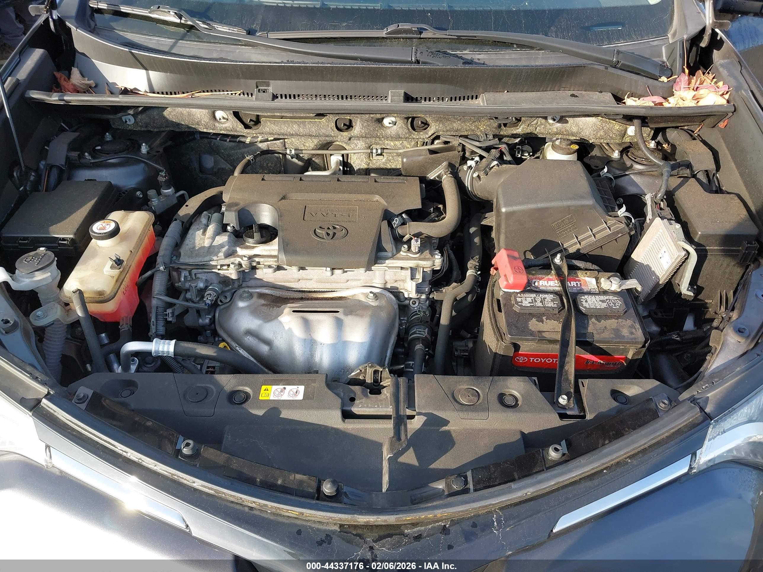 TOYOTA RAV4 image 10