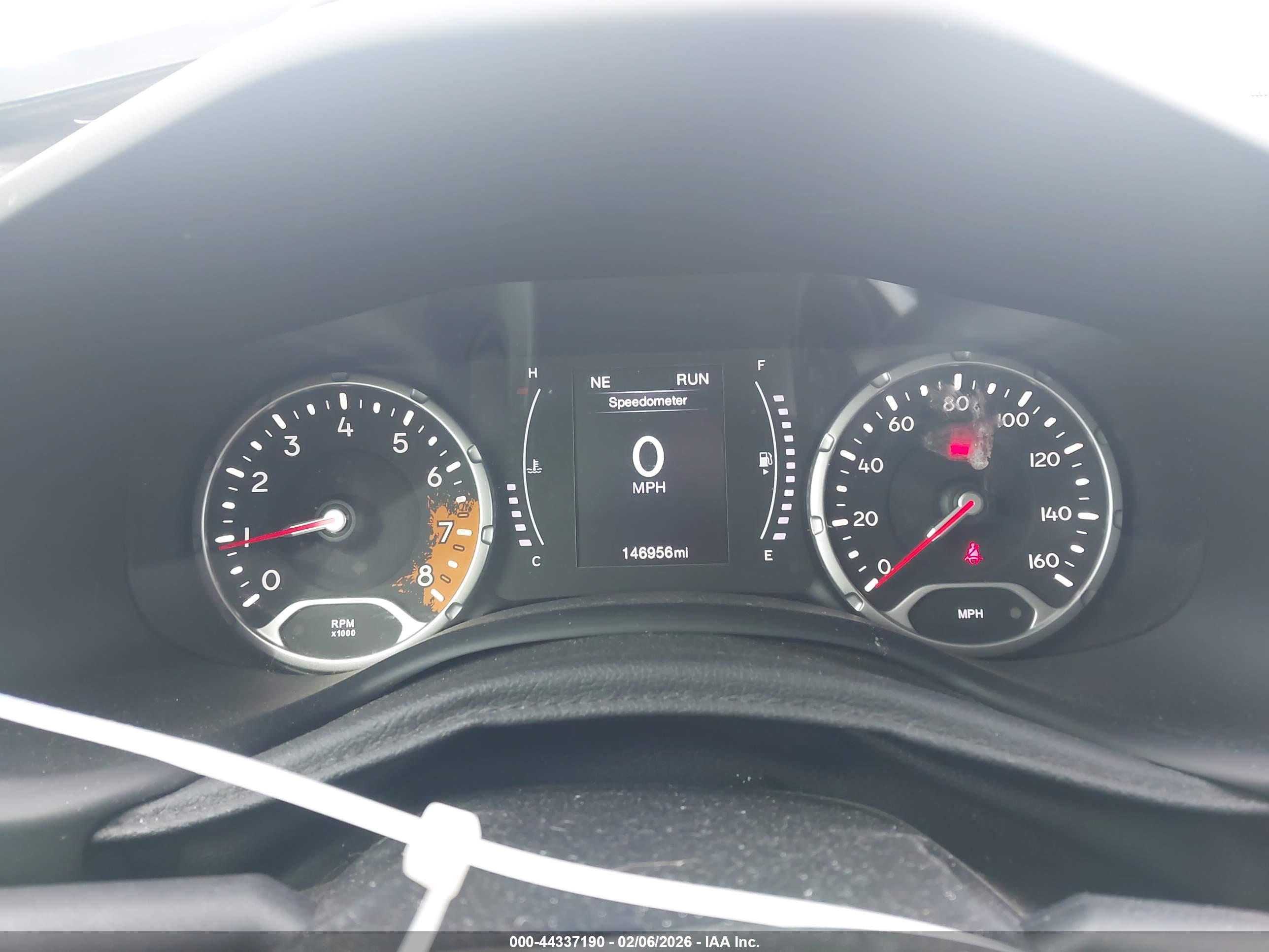 JEEP RENEGADE image 7