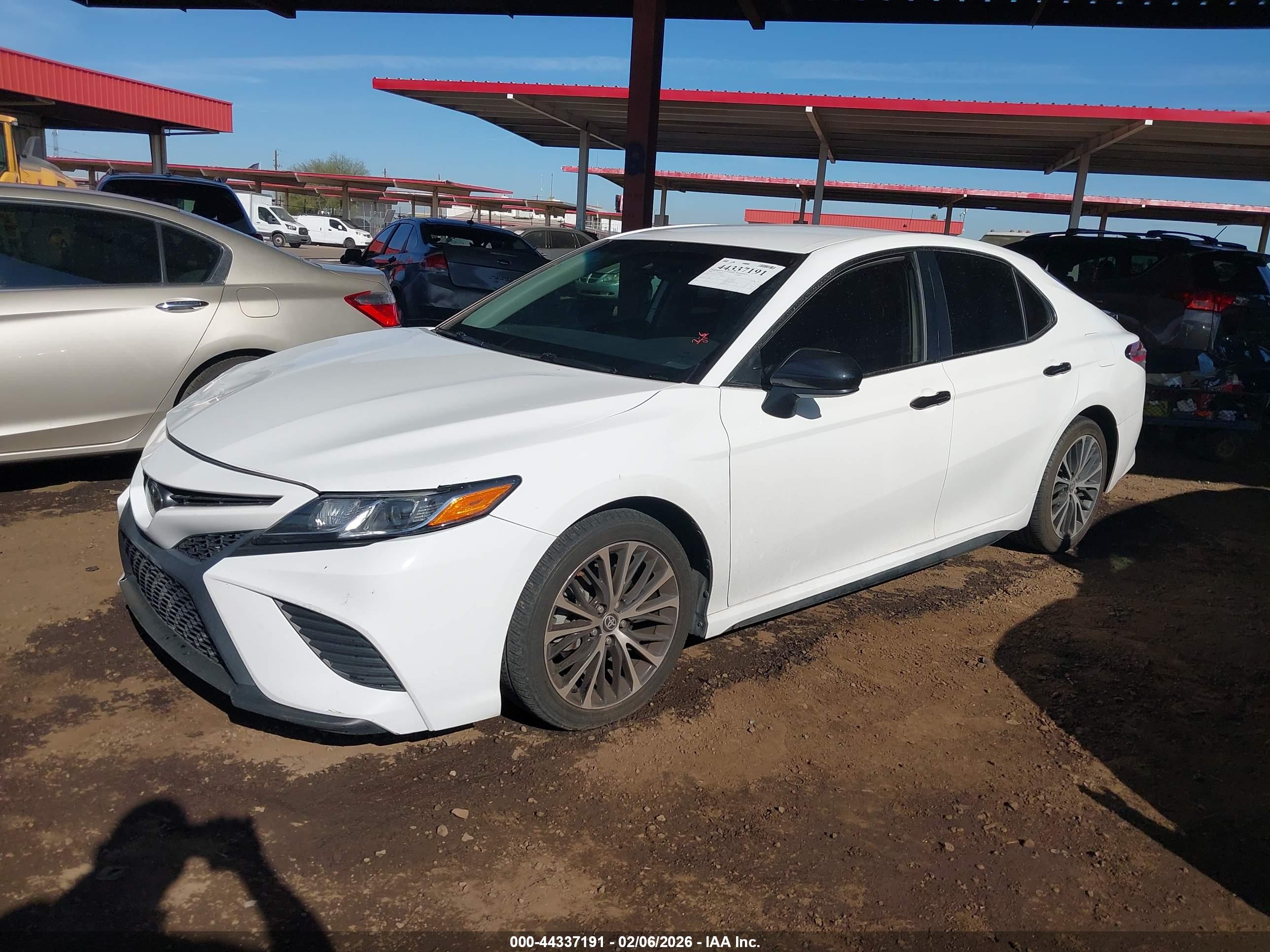 TOYOTA CAMRY image 2