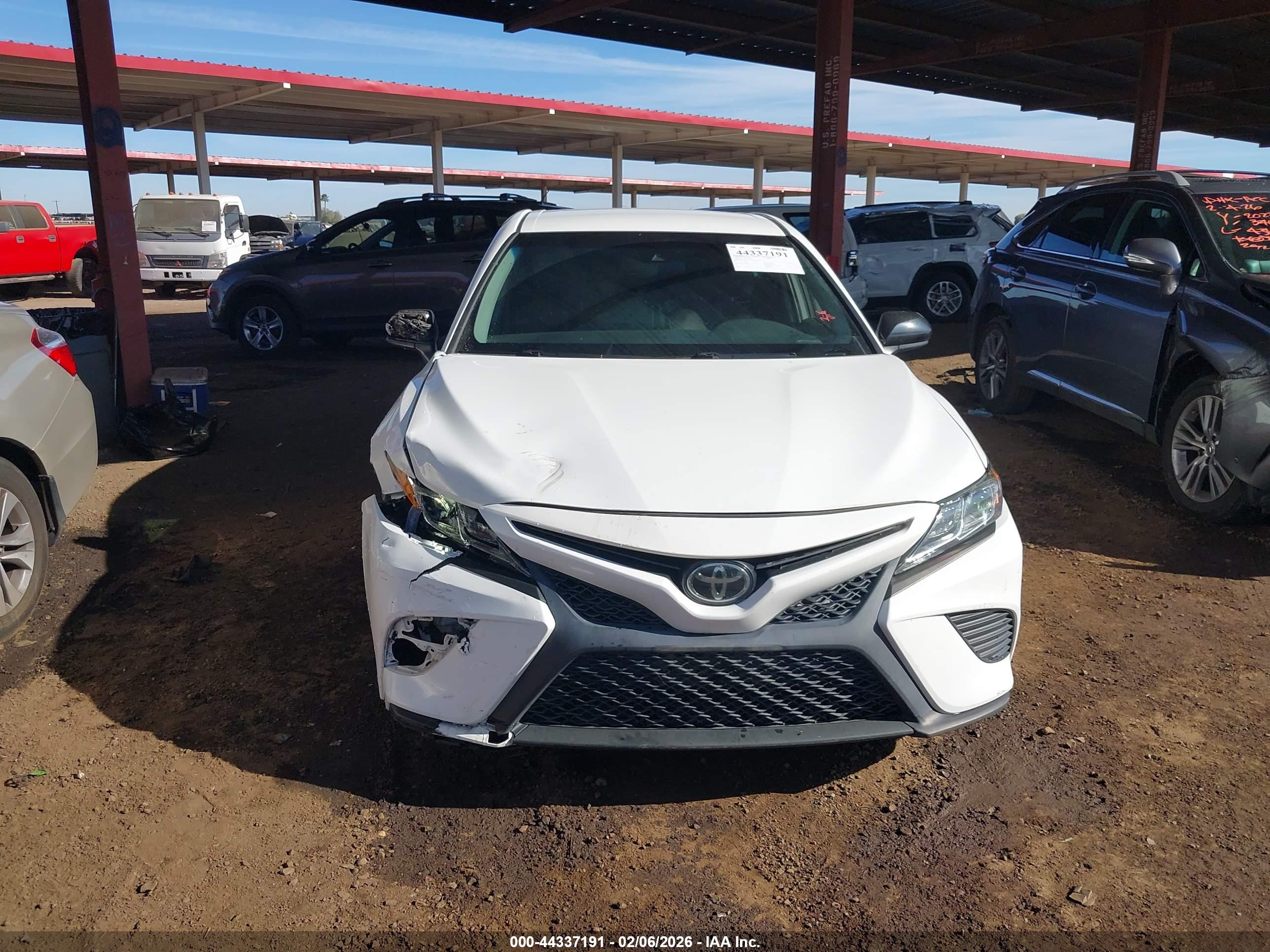 TOYOTA CAMRY image 6