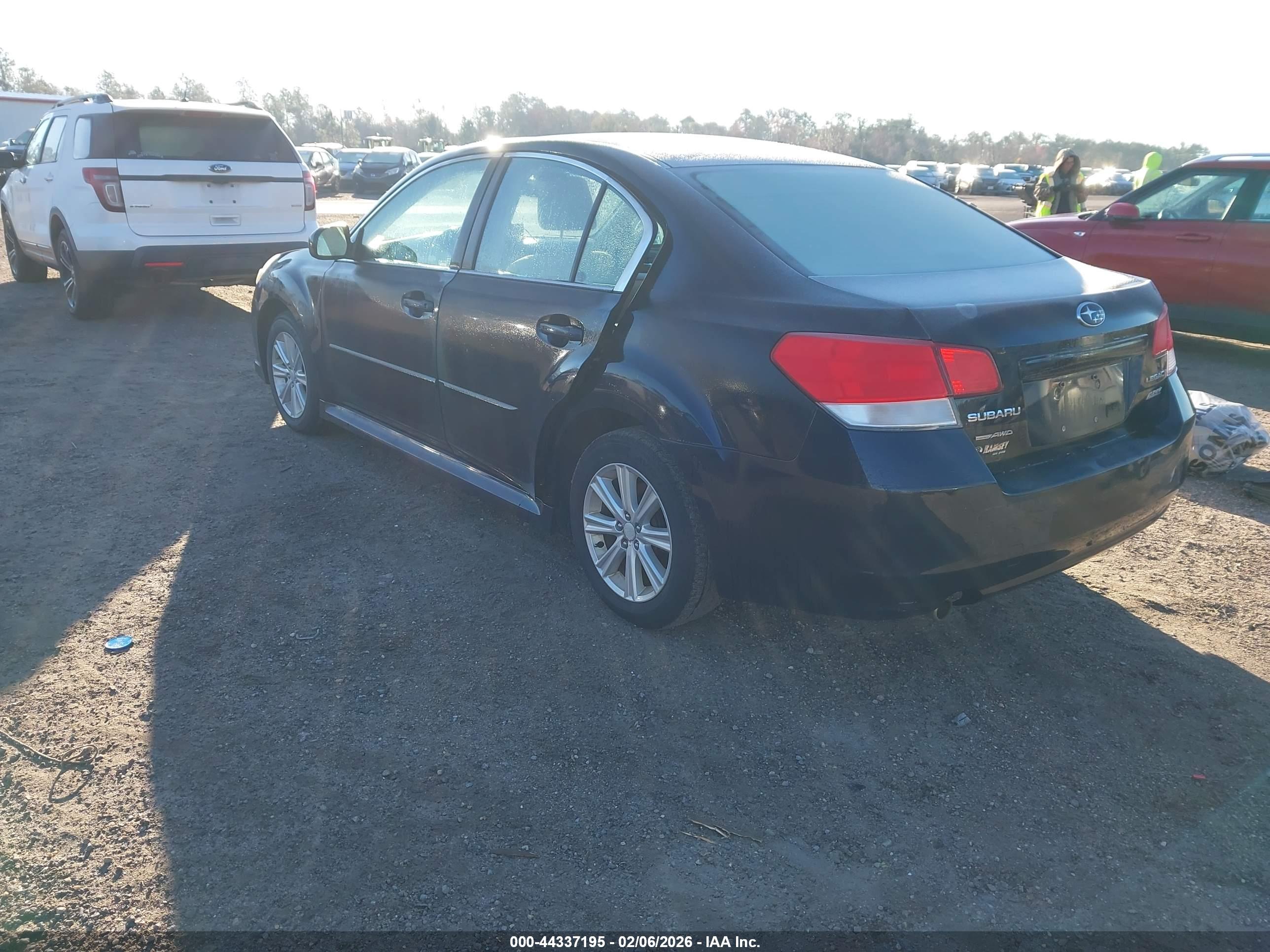 SUBARU LEGACY image 3