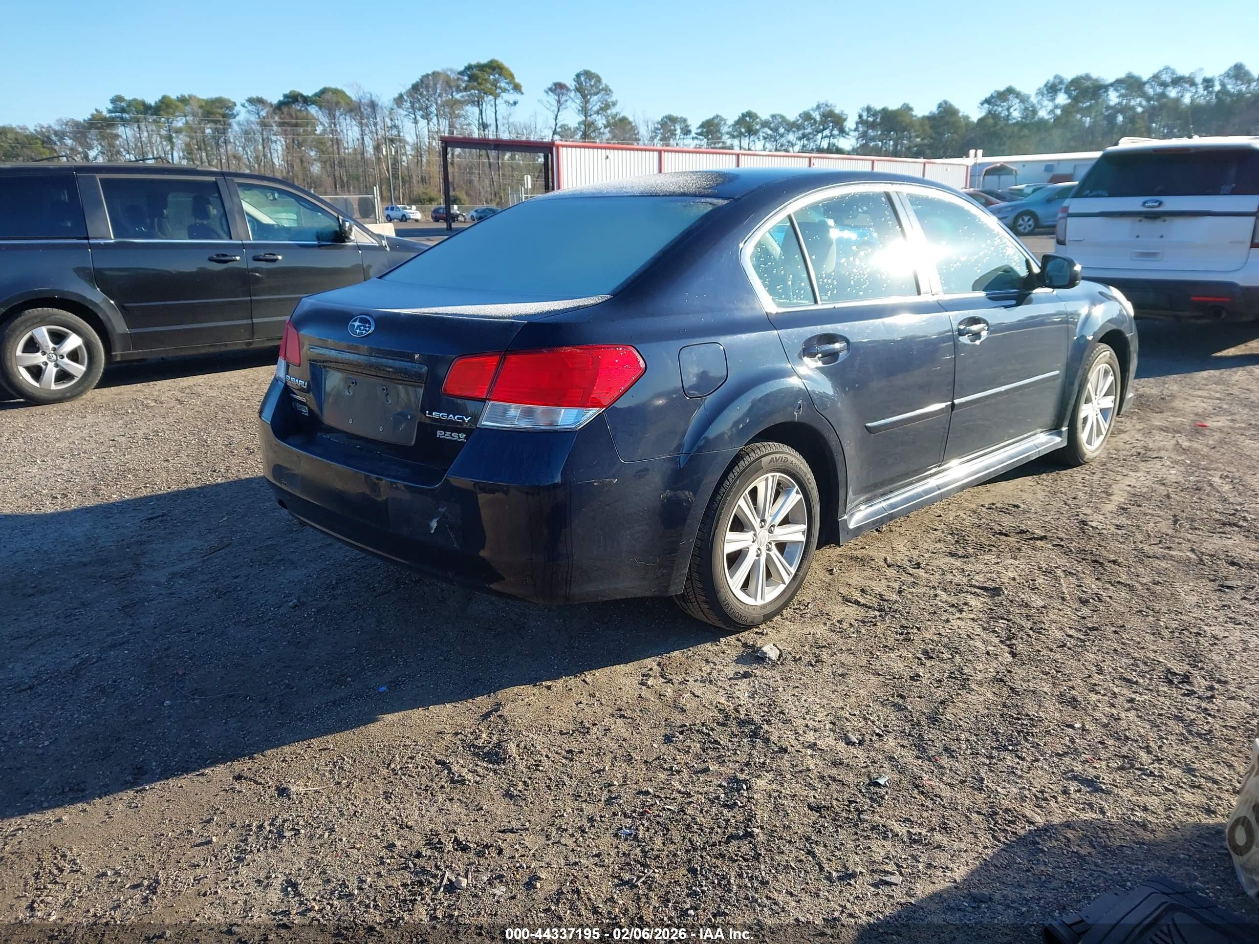 SUBARU LEGACY image 4