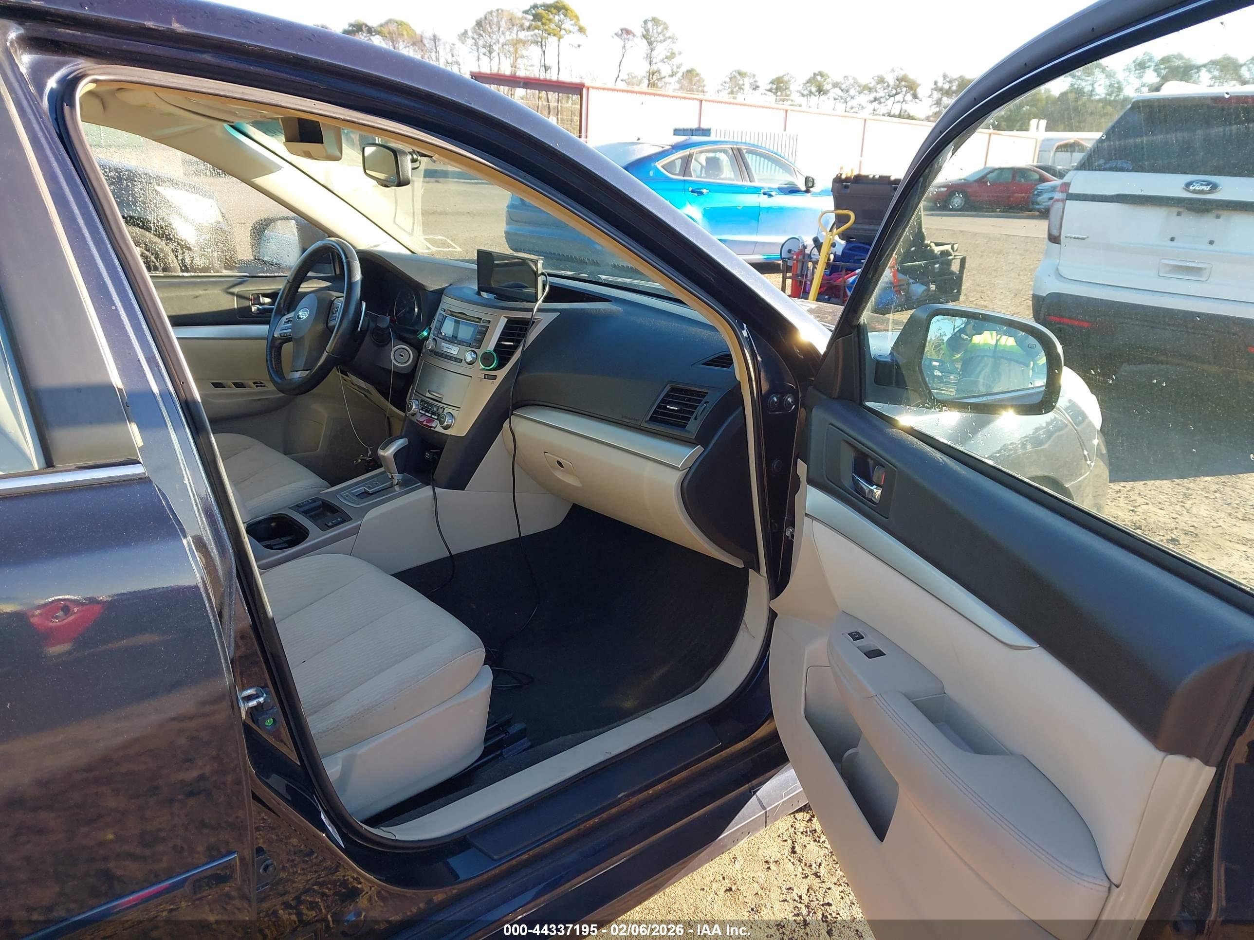 SUBARU LEGACY image 5