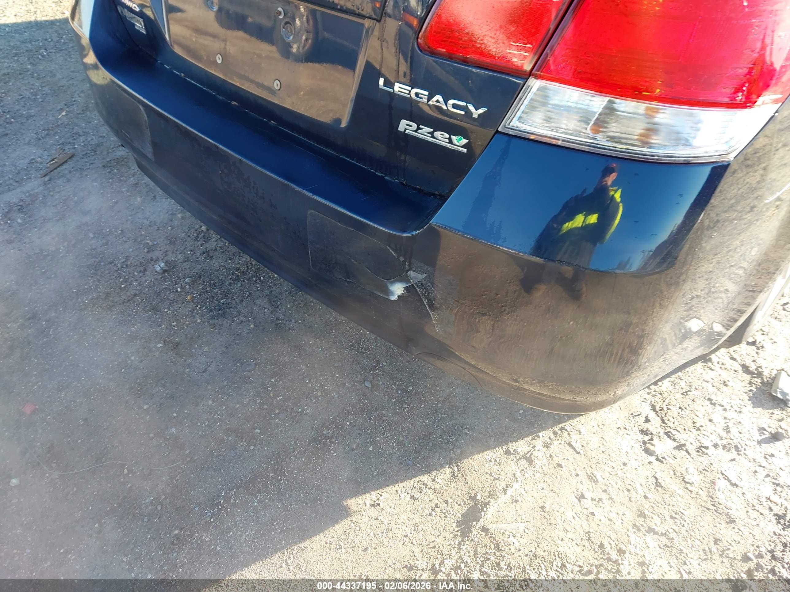 SUBARU LEGACY image 6