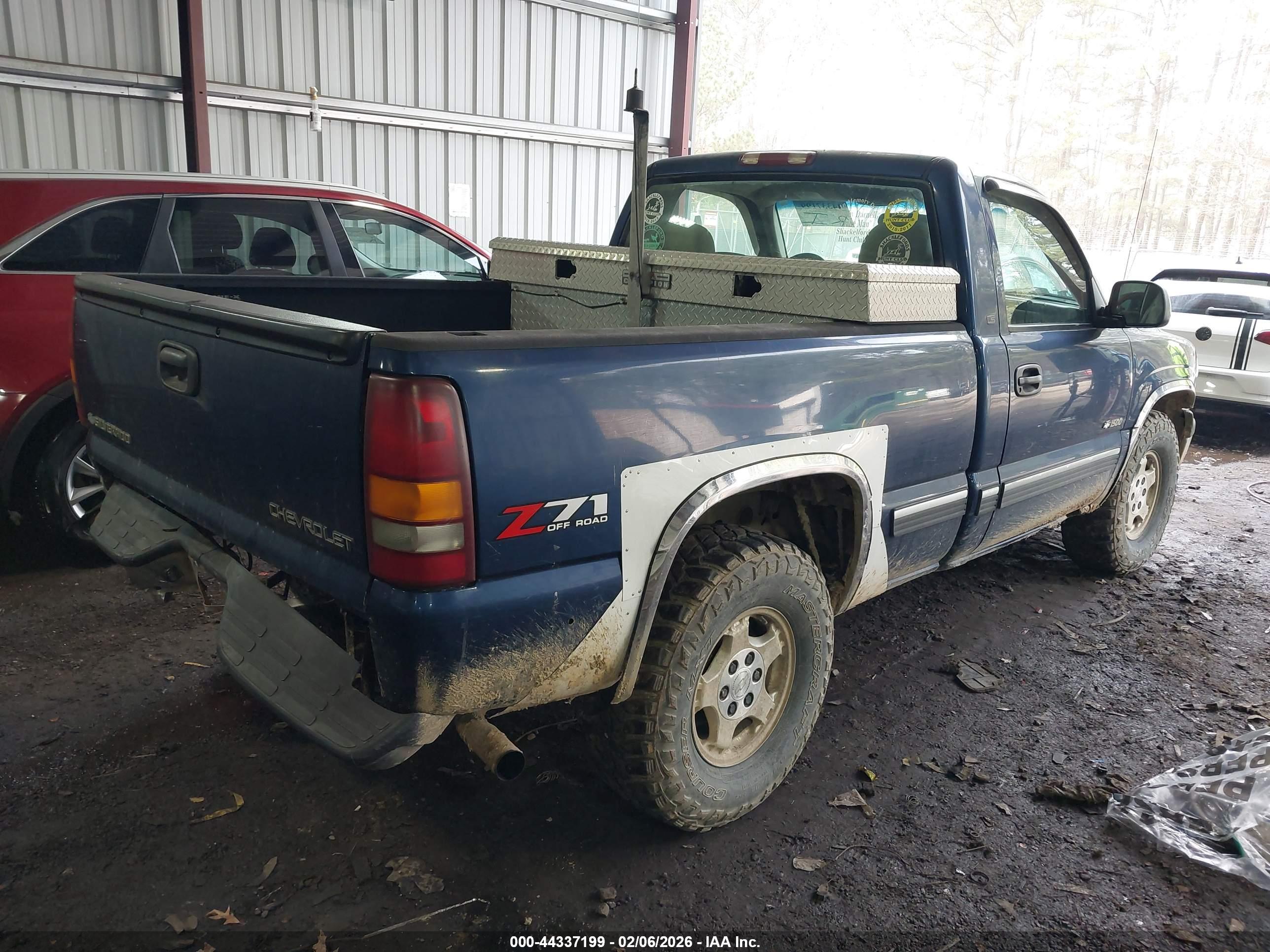CHEVROLET SILVERADO image 4