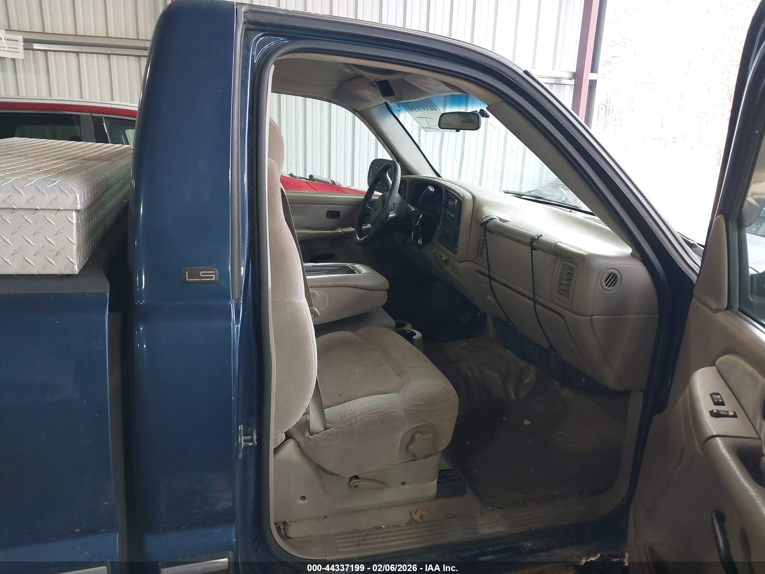 CHEVROLET SILVERADO image 5