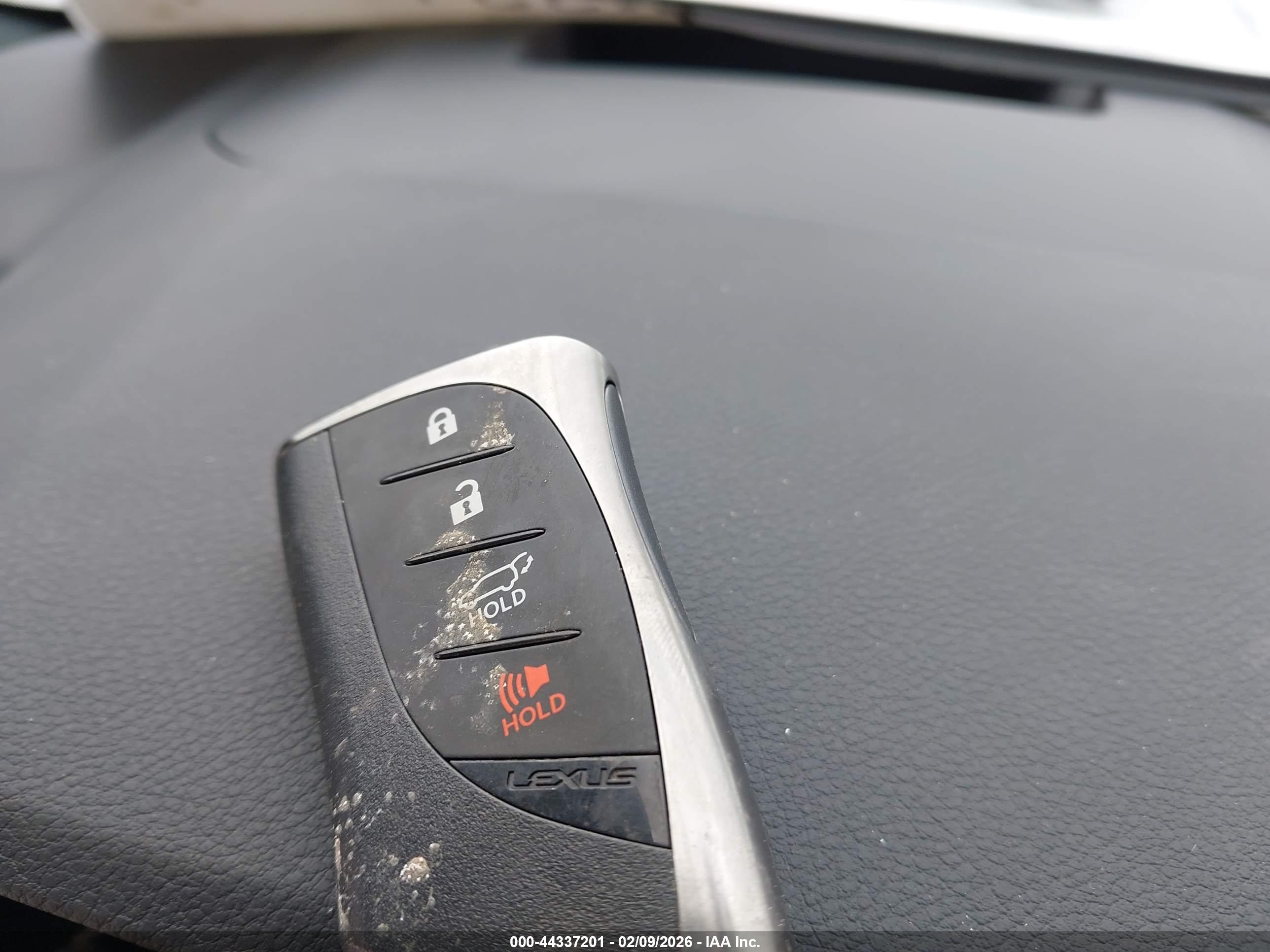 LEXUS RX image 11
