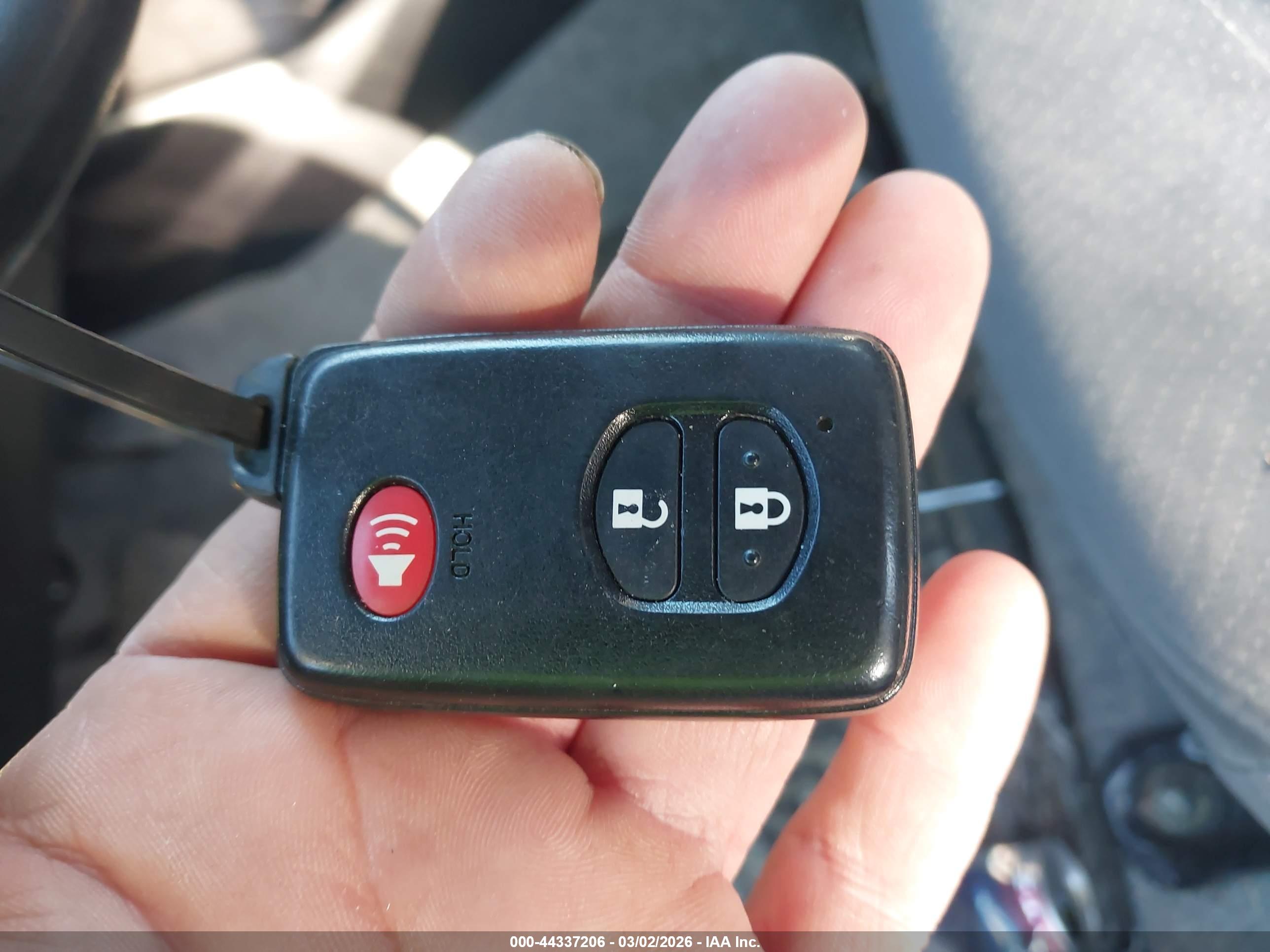 TOYOTA PRIUS image 11