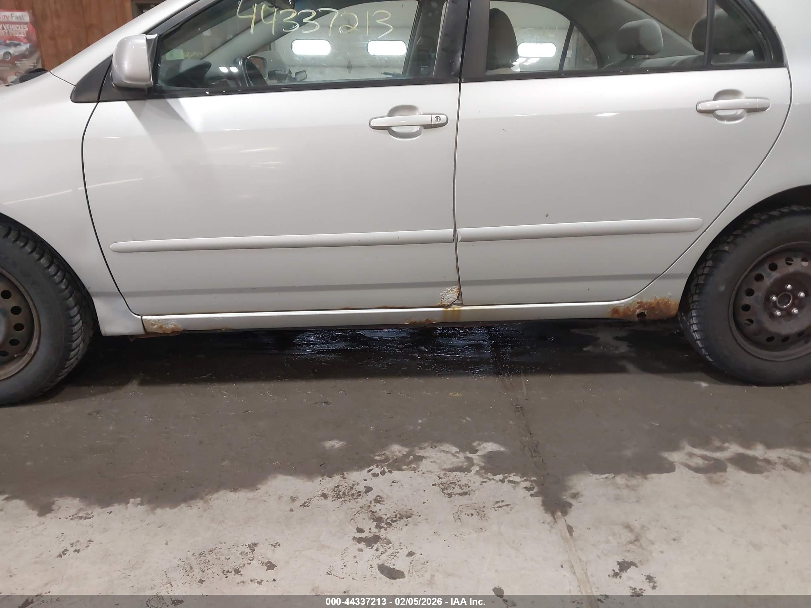 TOYOTA COROLLA image 6