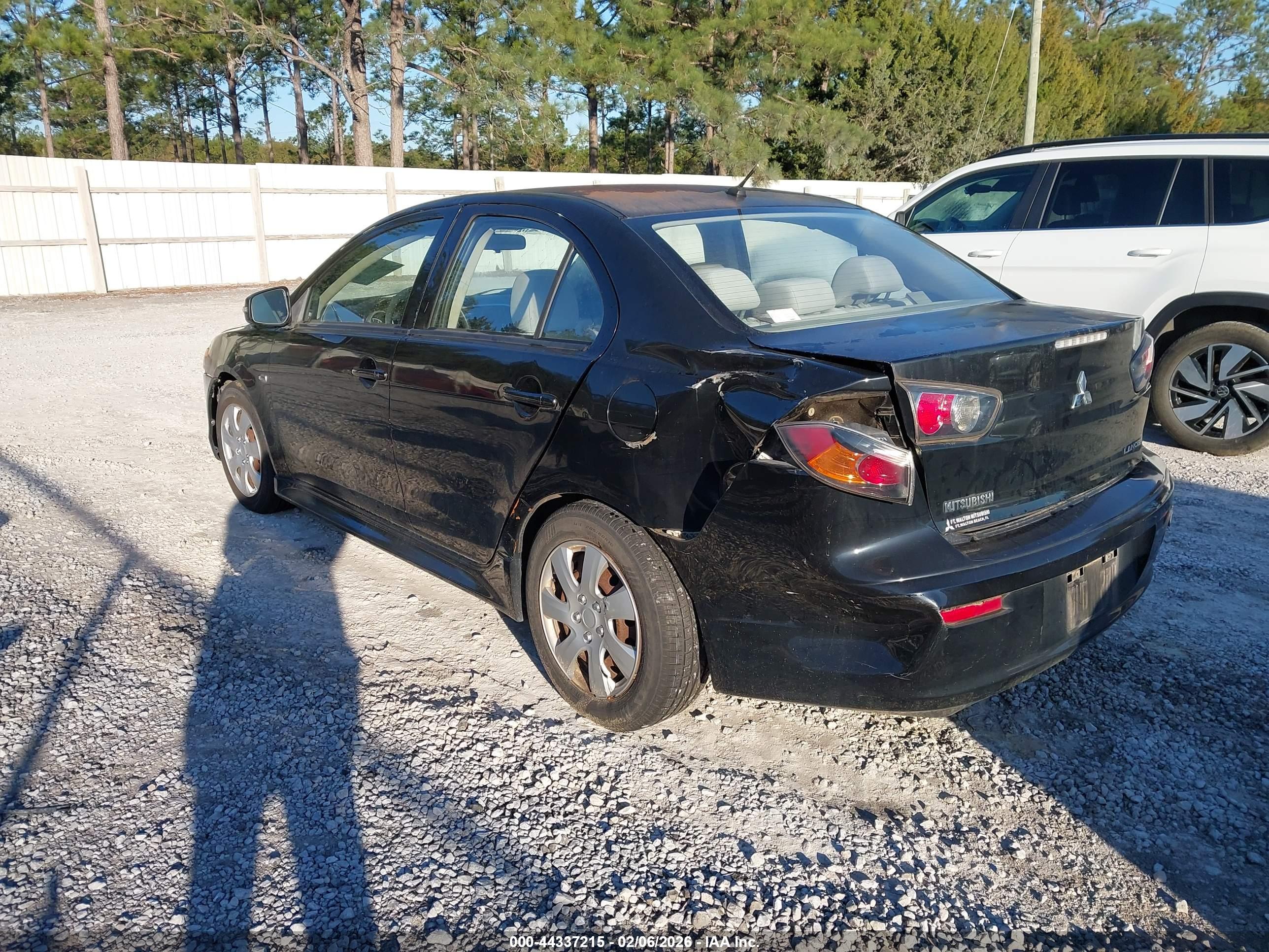 MITSUBISHI LANCER image 3