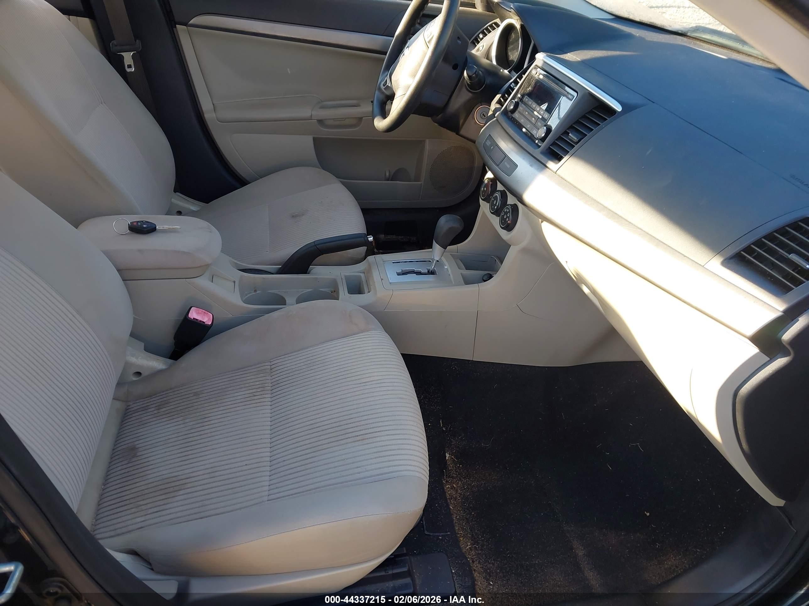 MITSUBISHI LANCER image 5