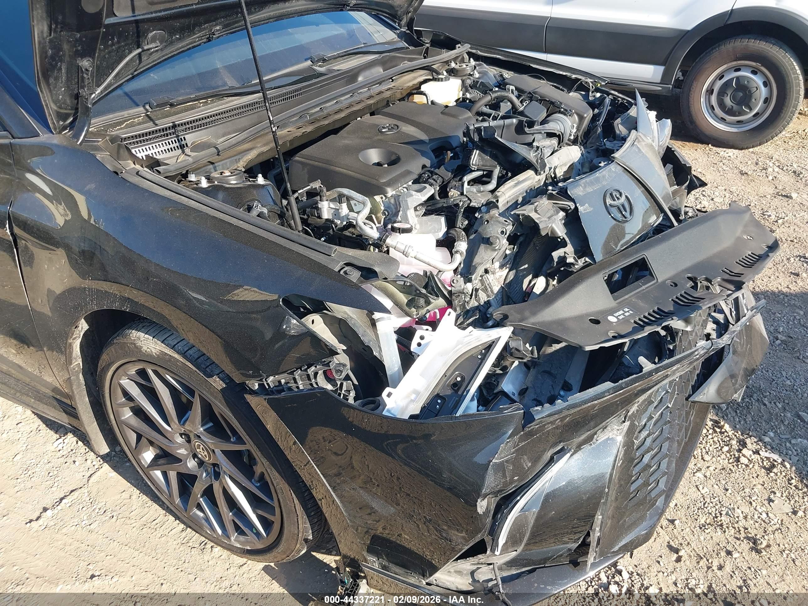 TOYOTA CAMRY image 6