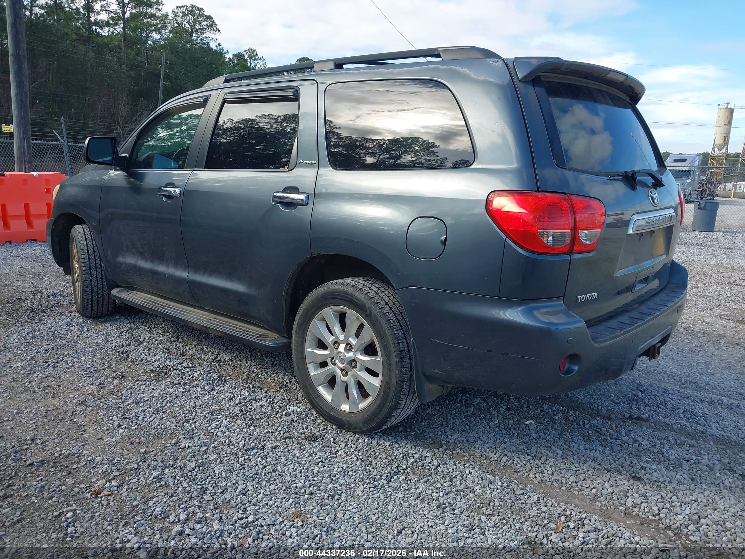 TOYOTA SEQUOIA image 3
