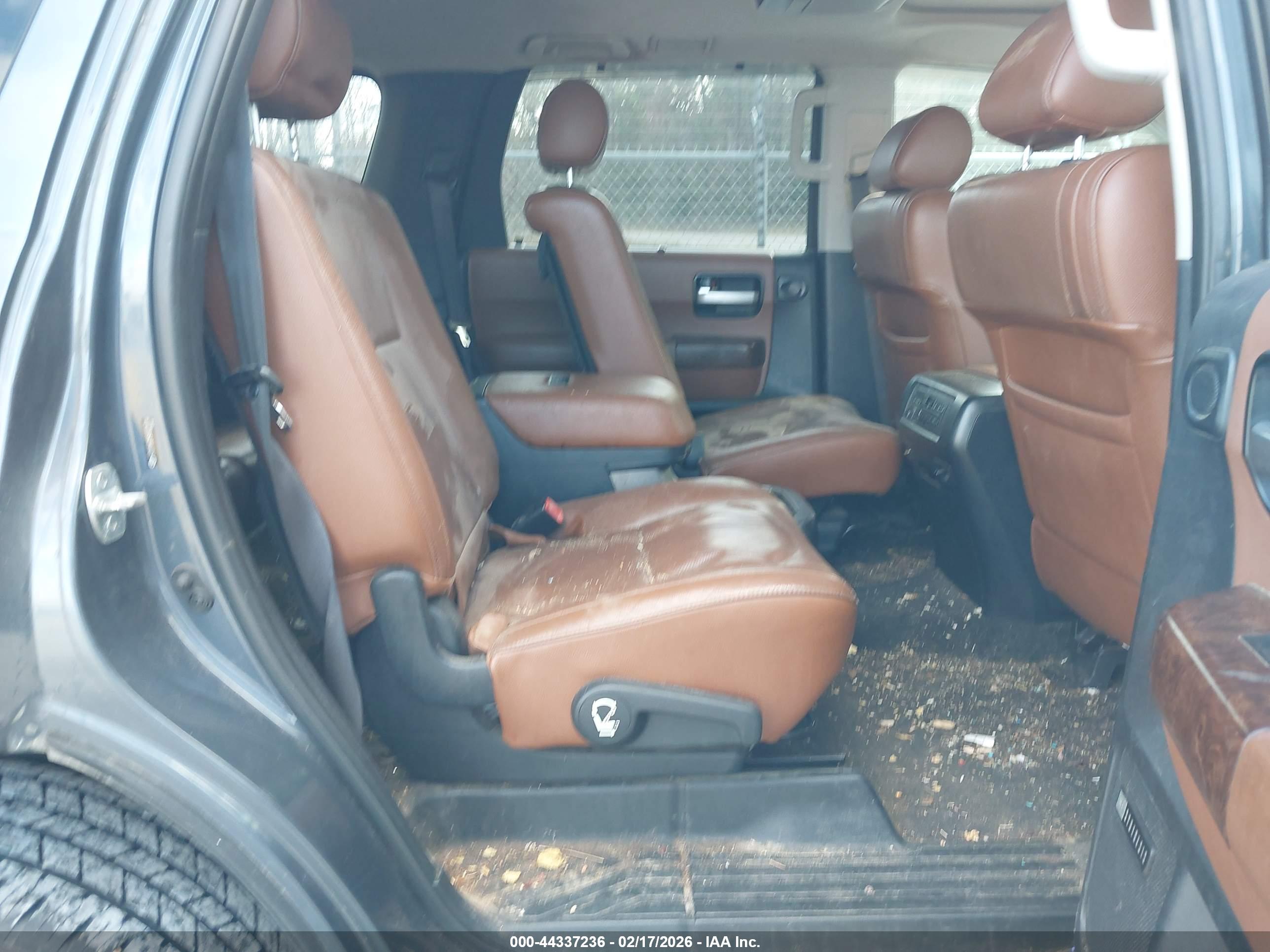 TOYOTA SEQUOIA image 8