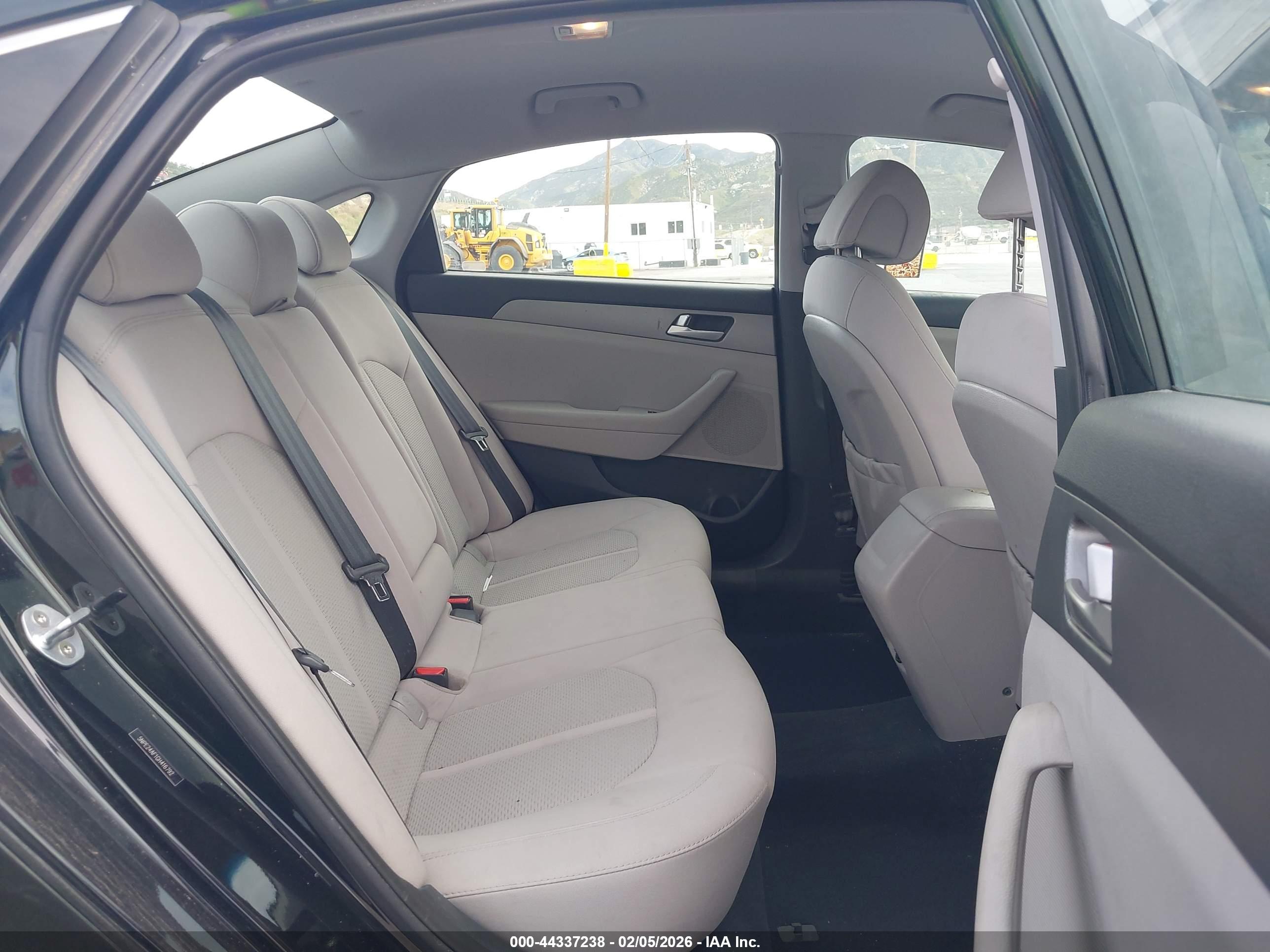 HYUNDAI SONATA image 8
