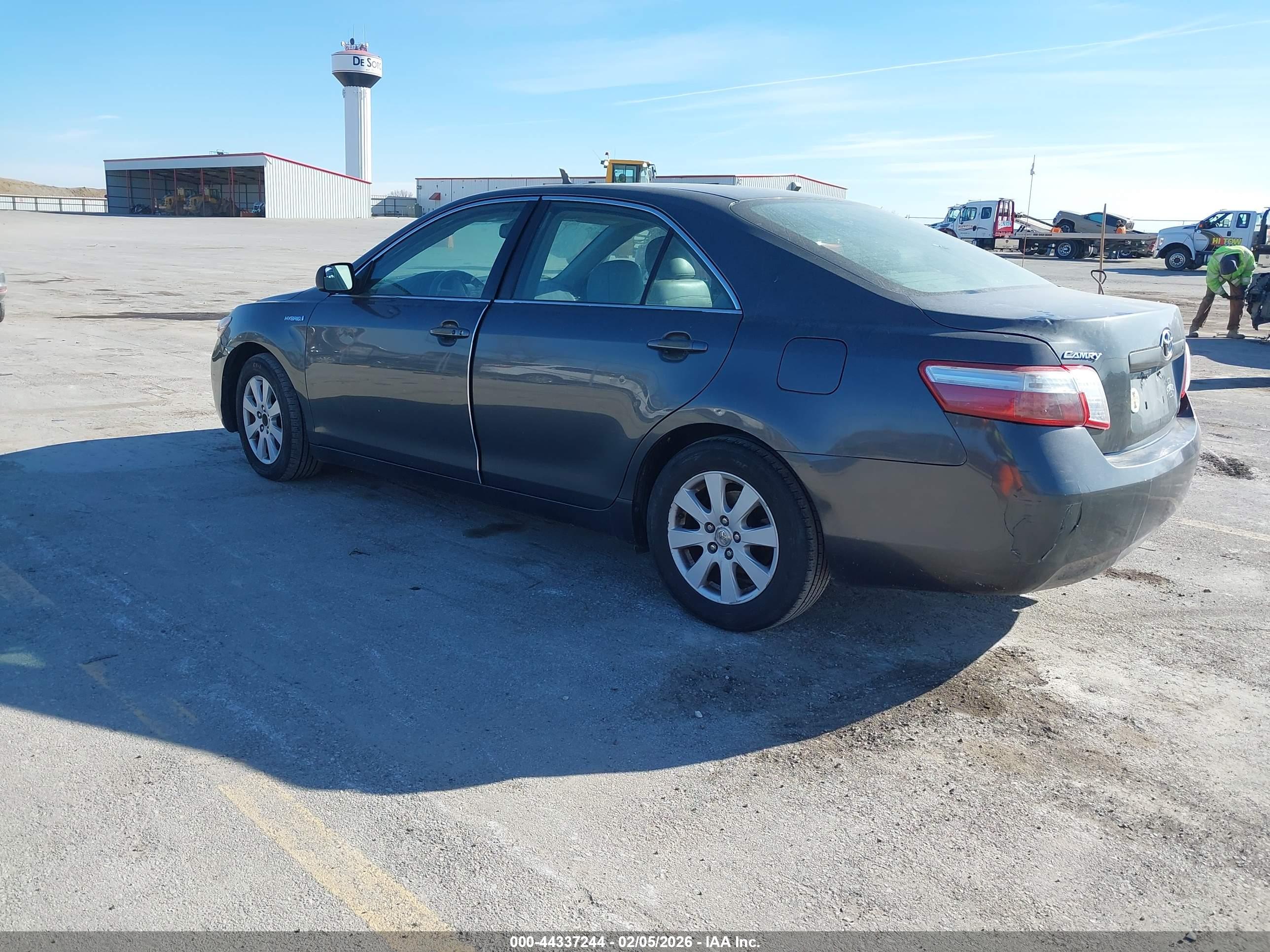TOYOTA CAMRY image 3