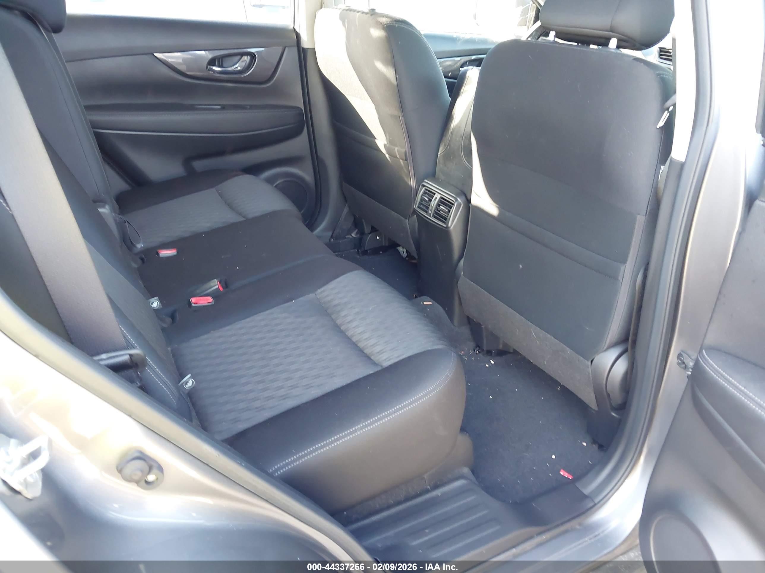 NISSAN ROGUE image 8