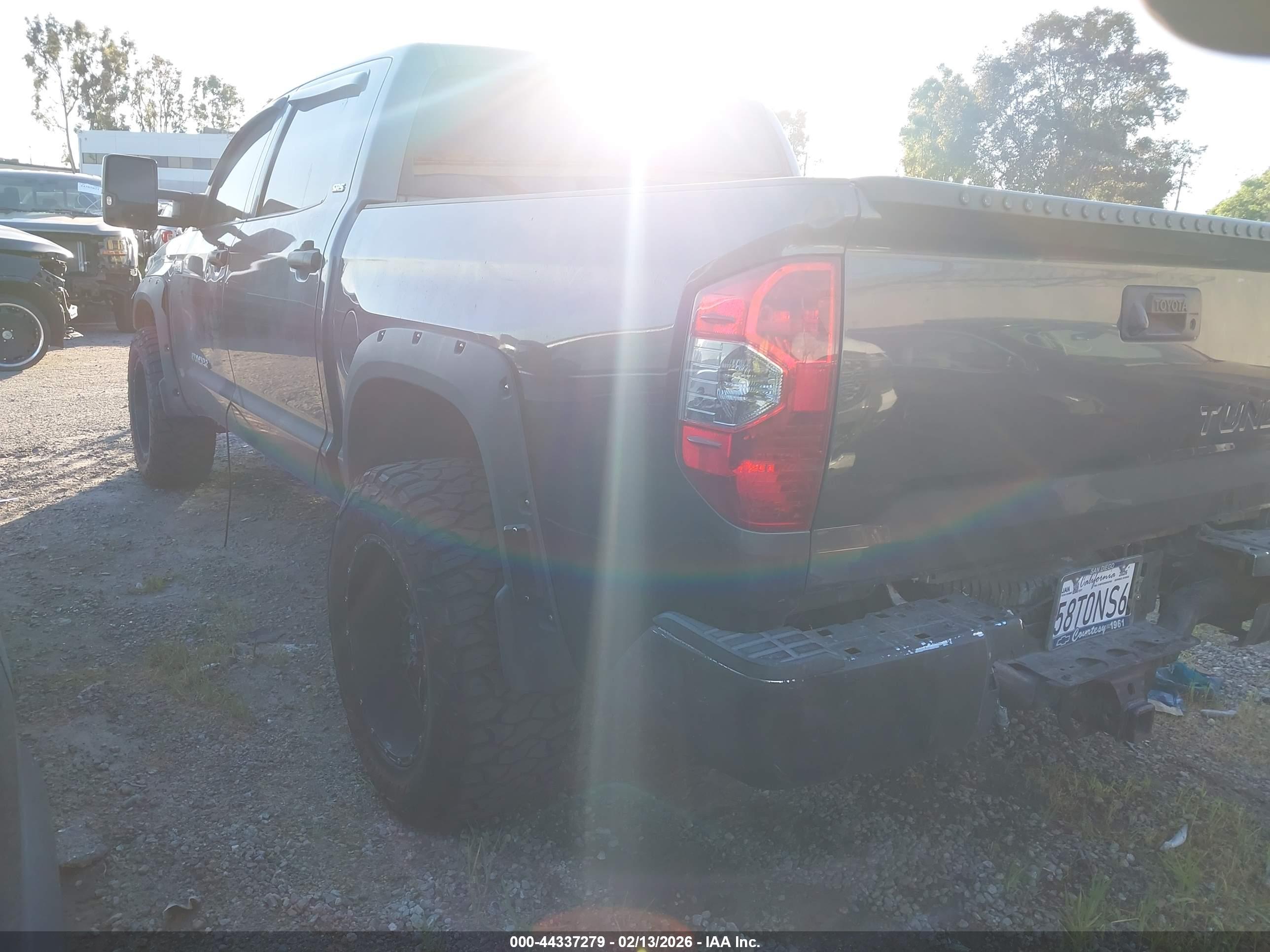TOYOTA TUNDRA image 3