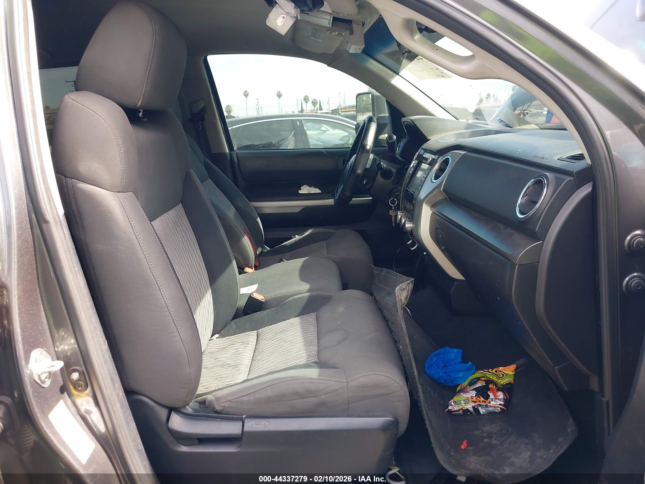 TOYOTA TUNDRA image 5