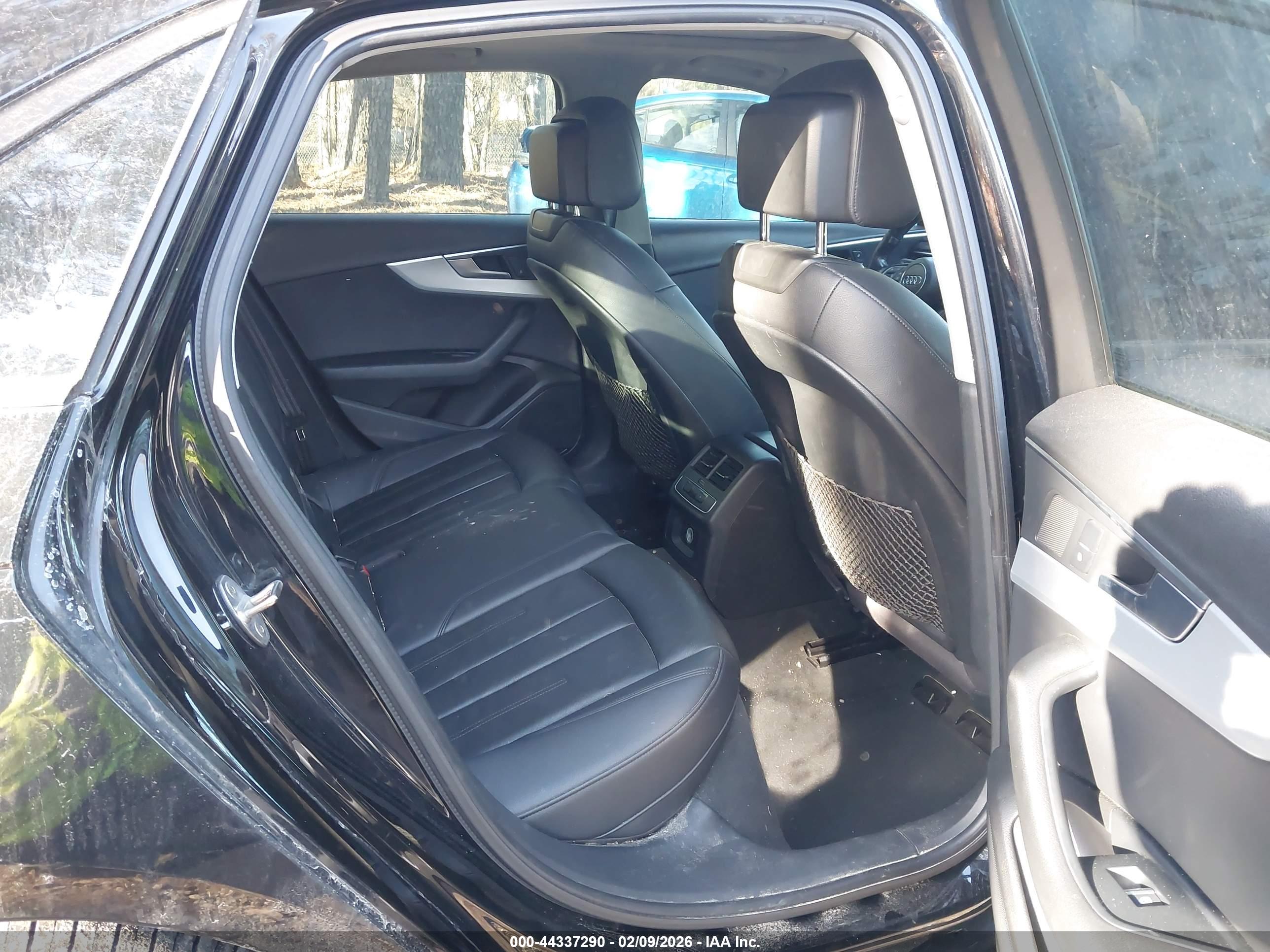 AUDI A4 image 8