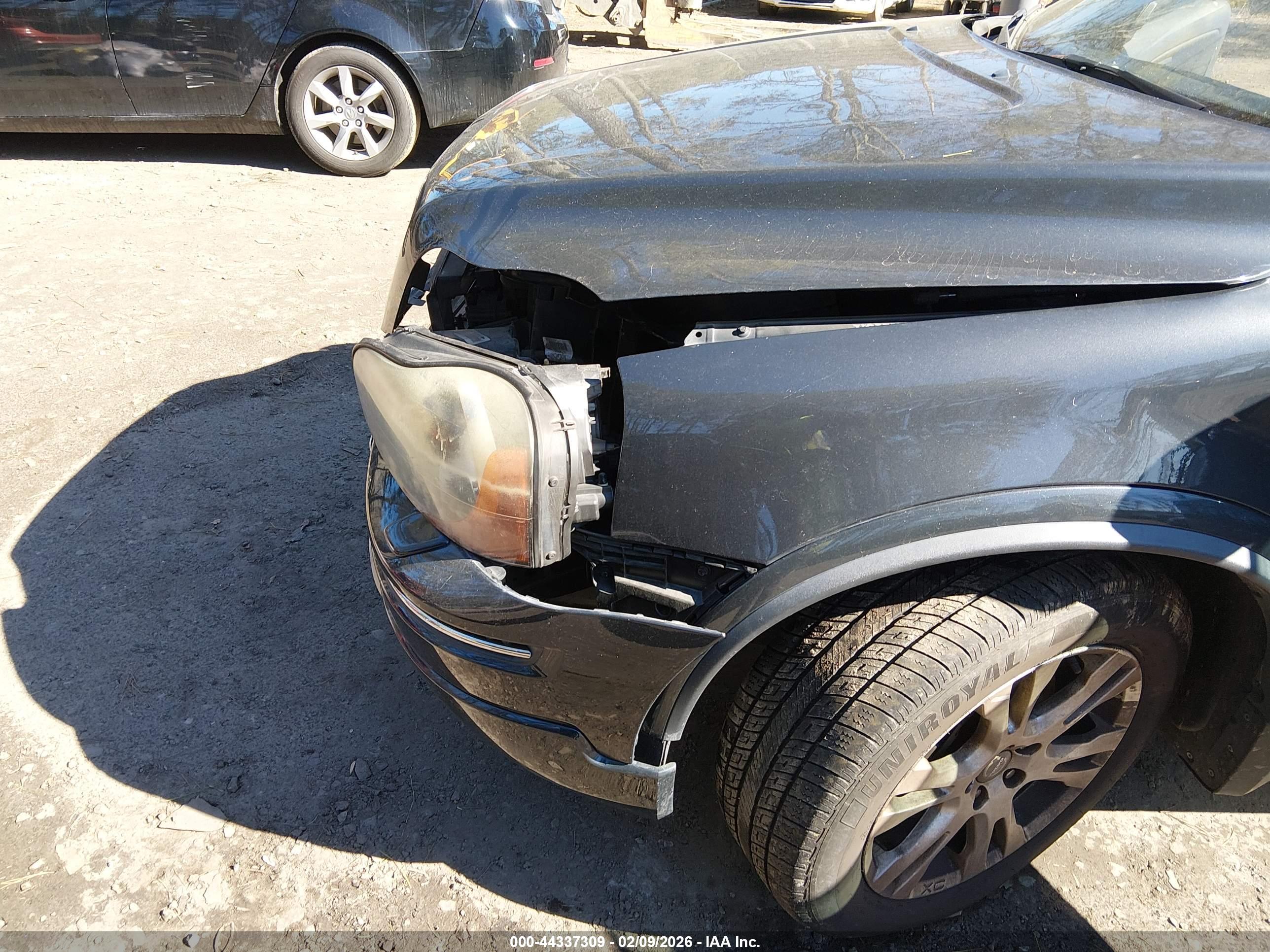 VOLVO XC90 image 6