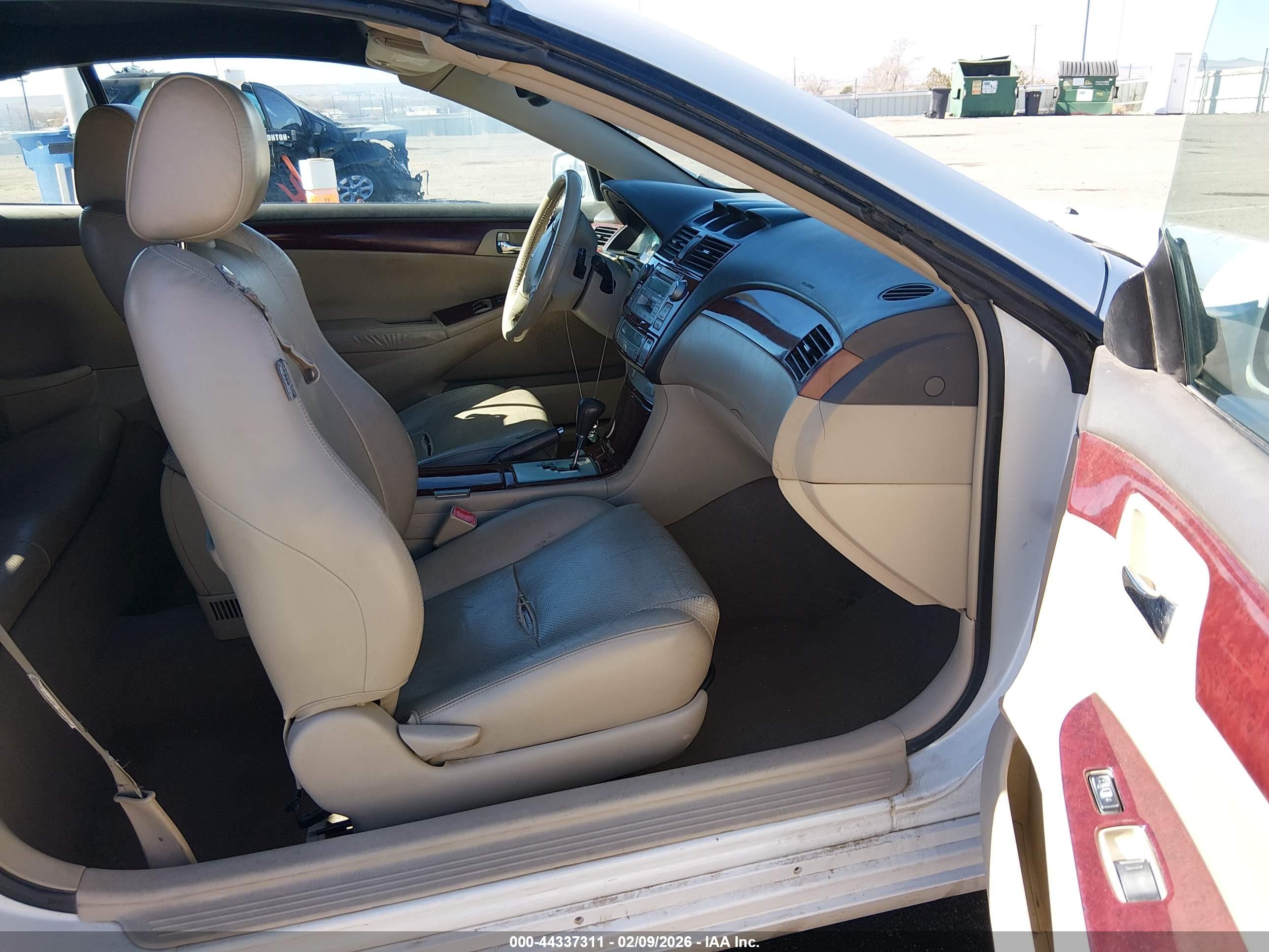 TOYOTA CAMRY image 5
