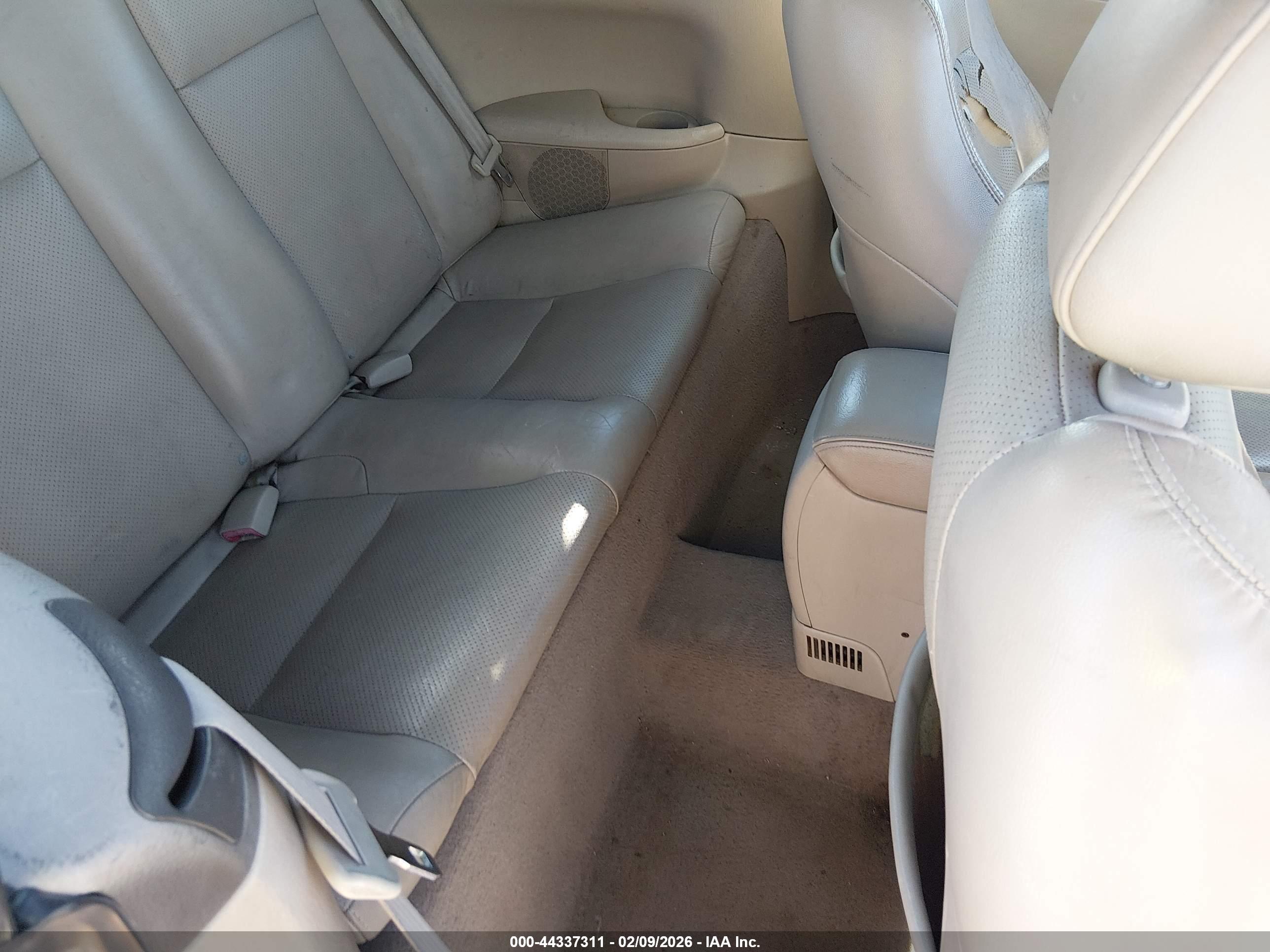 TOYOTA CAMRY image 8